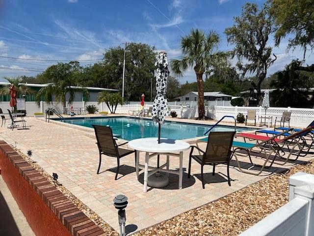 718 W COACH N FOUR DR, LEESBURG, FL, 34748