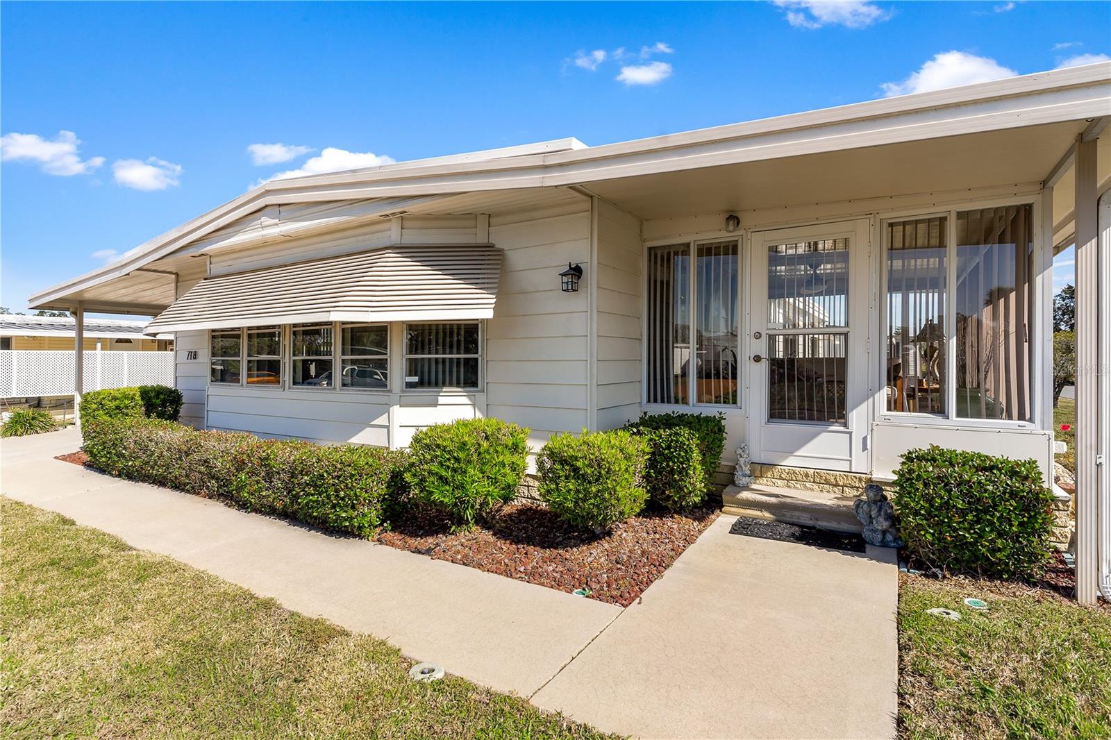 718 W COACH N FOUR DR, LEESBURG, FL, 34748