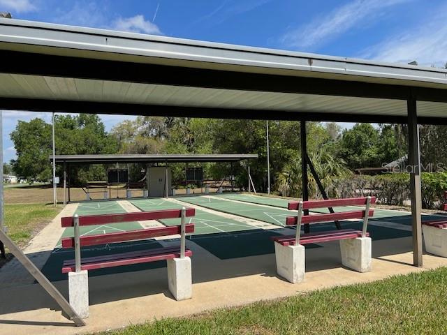 718 W COACH N FOUR DR, LEESBURG, FL, 34748