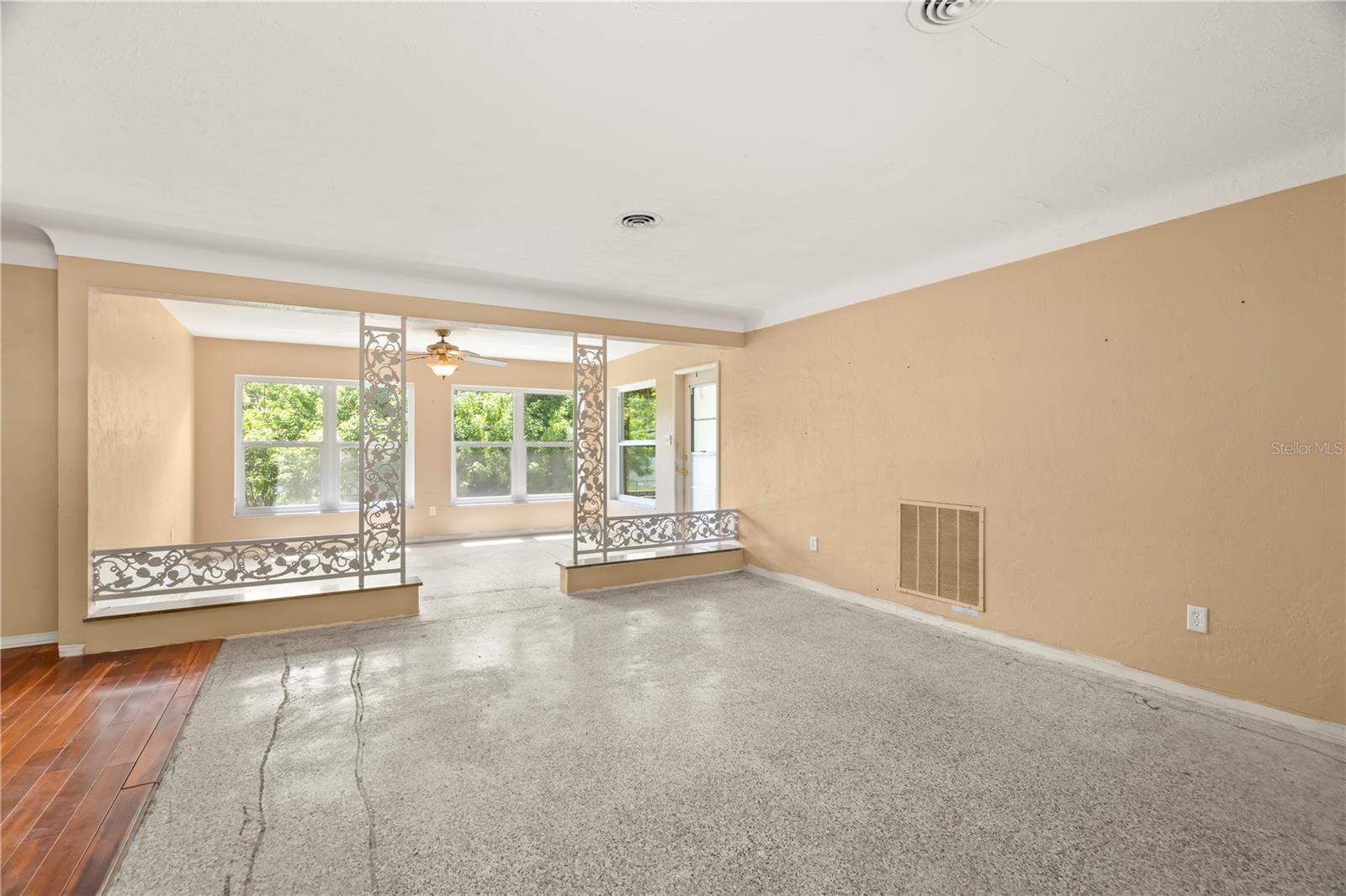 1085 INDIAN ROCKS RD S, LARGO, FL, 33770