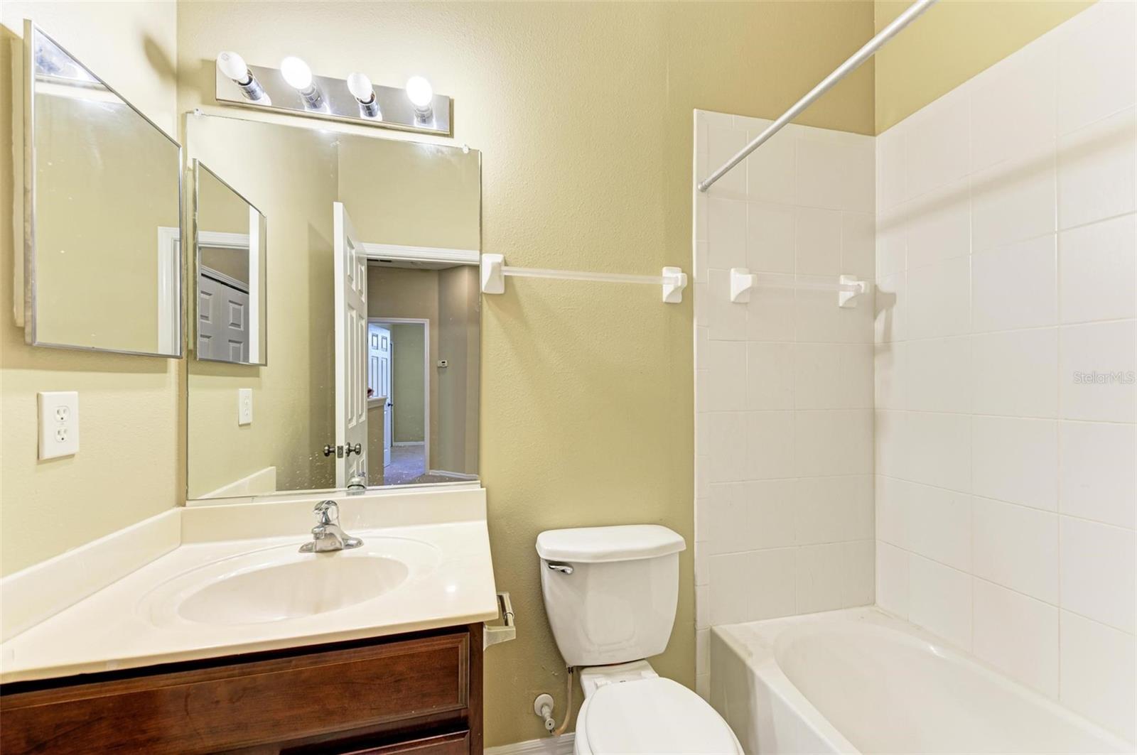 3821 PARKRIDGE CIR #1-201, SARASOTA, FL, 34243