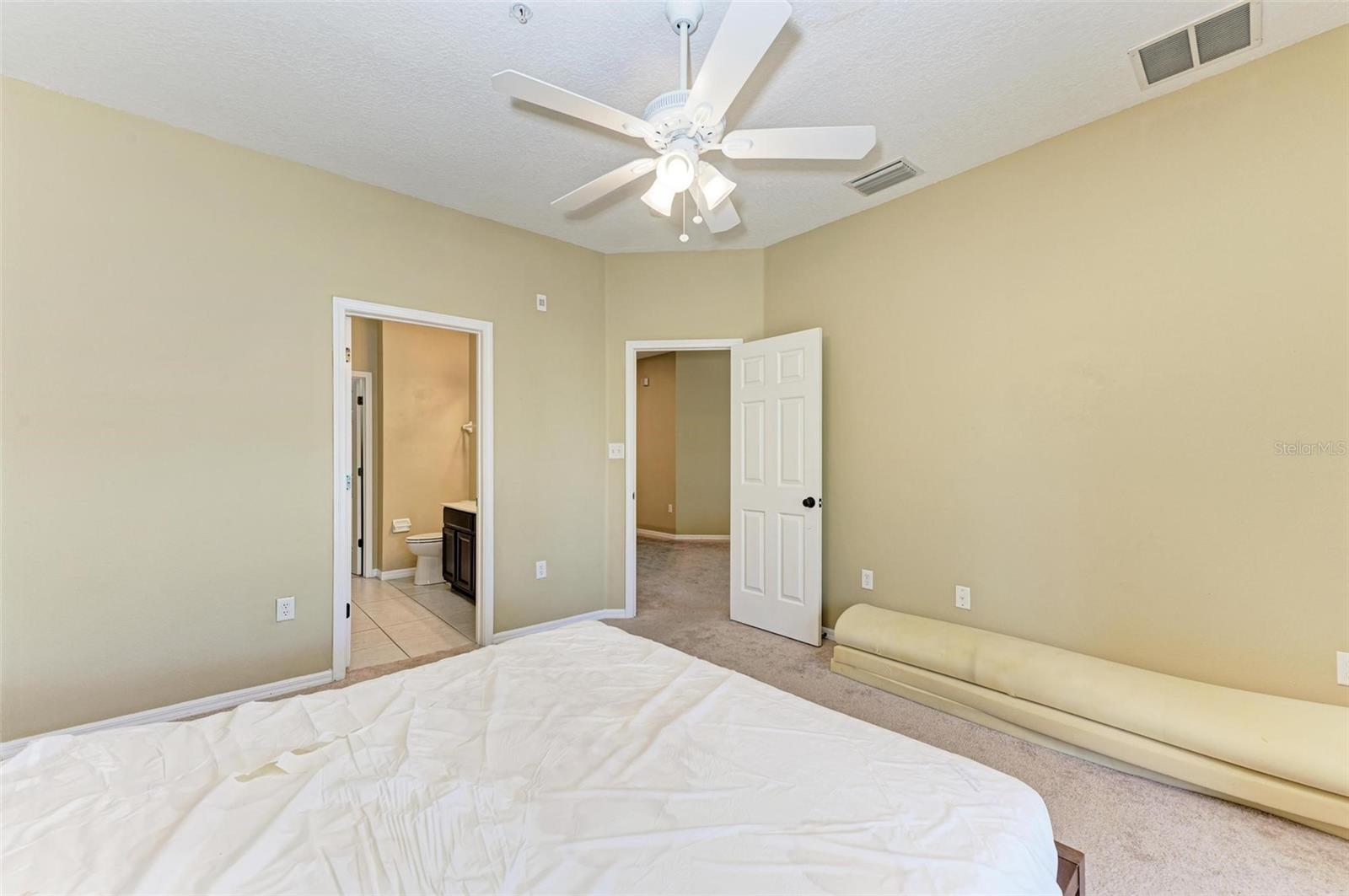 3821 PARKRIDGE CIR #1-201, SARASOTA, FL, 34243