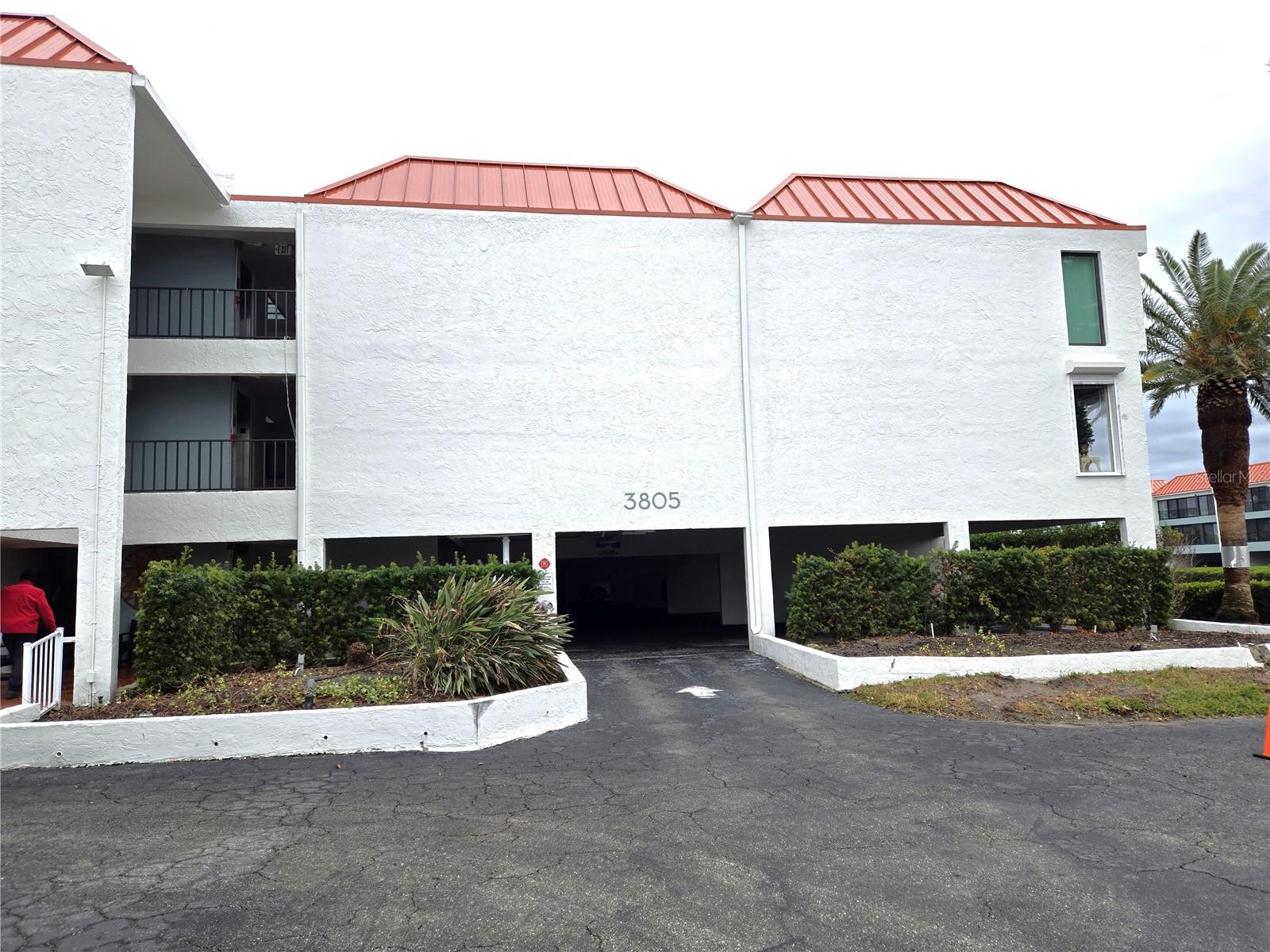 3805 E BAY DR #302, HOLMES BEACH, FL, 34217