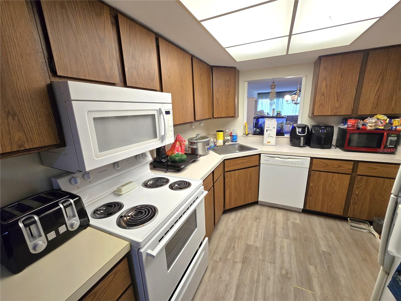 3805 E BAY DR #302, HOLMES BEACH, FL, 34217
