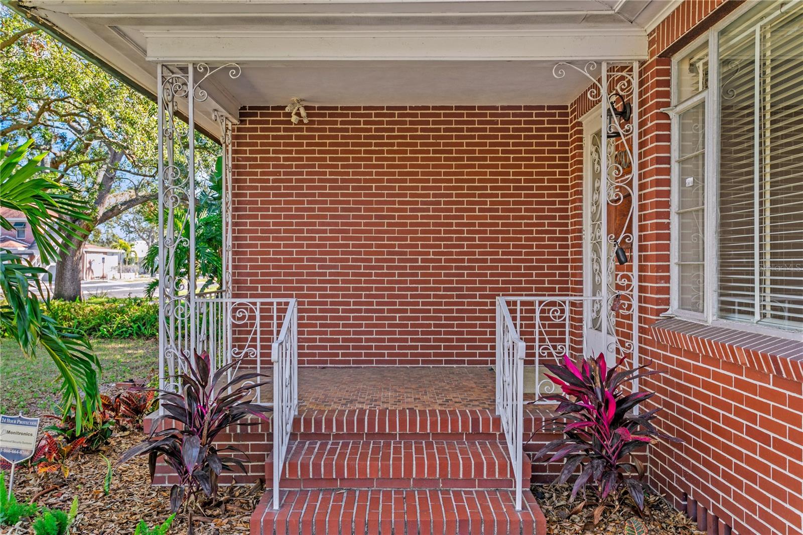 930 15TH AVE N, ST PETERSBURG, FL, 33704