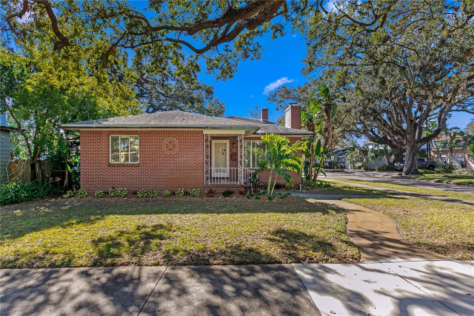 930 15TH AVE N, ST PETERSBURG, FL, 33704