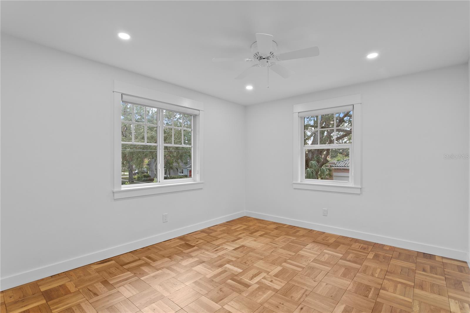 930 15TH AVE N, ST PETERSBURG, FL, 33704