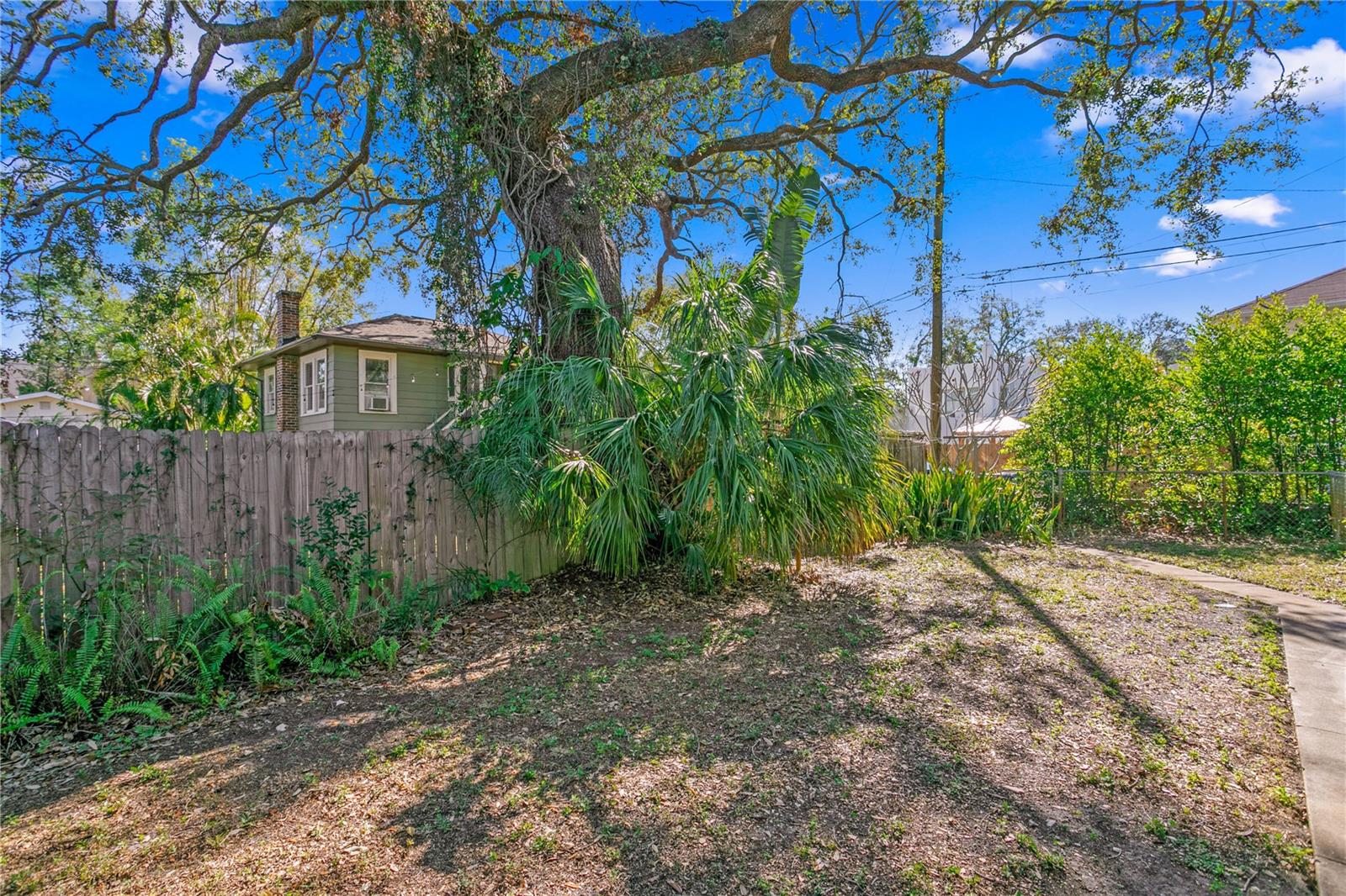 930 15TH AVE N, ST PETERSBURG, FL, 33704