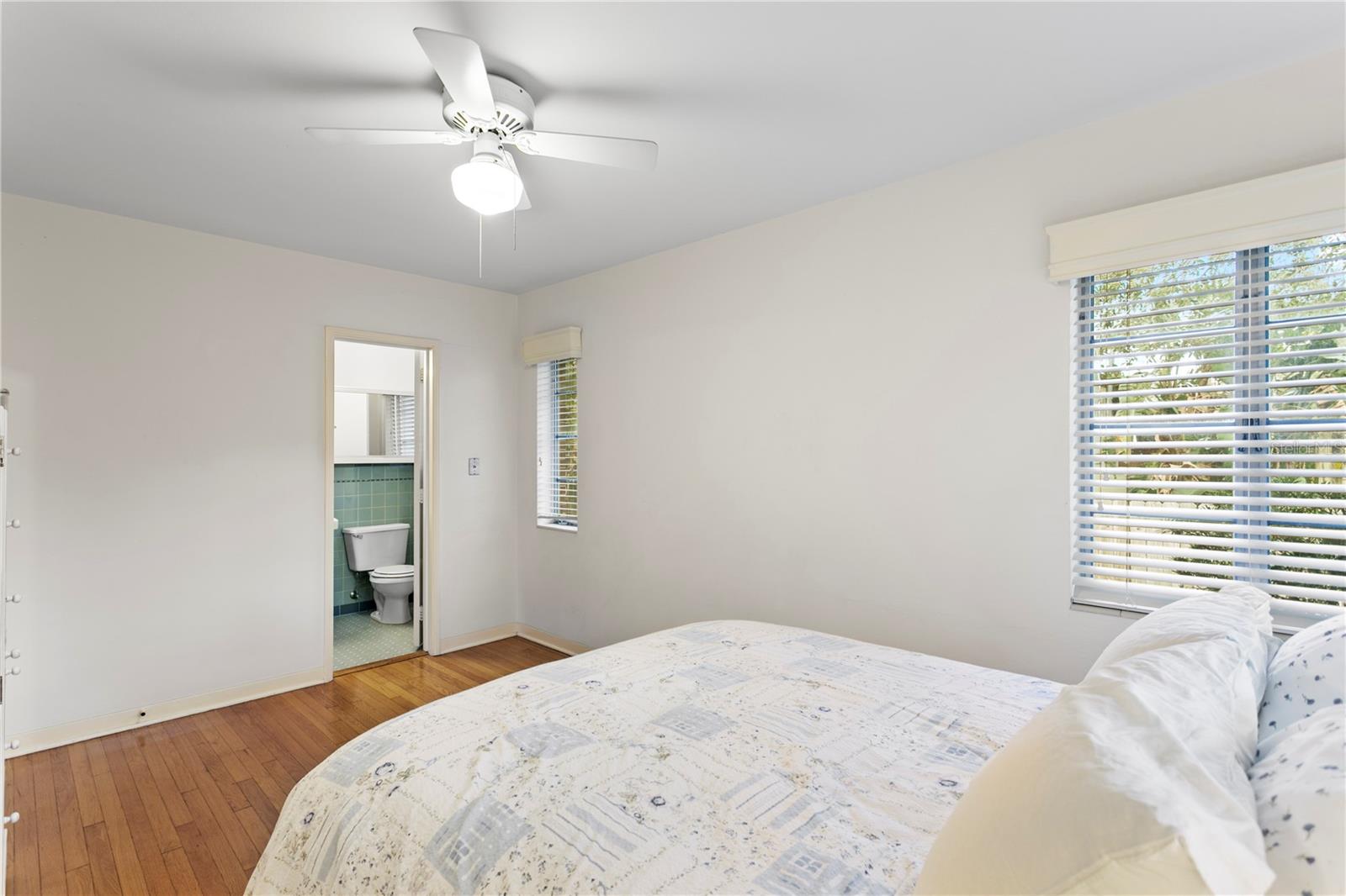 930 15TH AVE N, ST PETERSBURG, FL, 33704