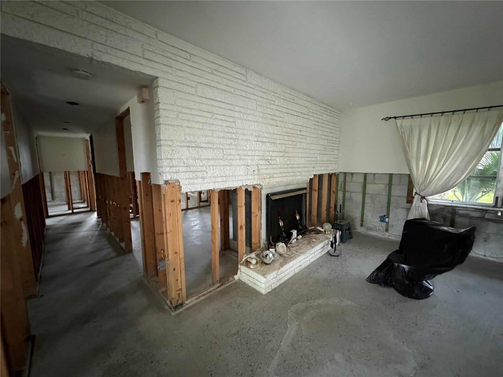 6304 MEMORIAL HWY, TAMPA, FL, 33615