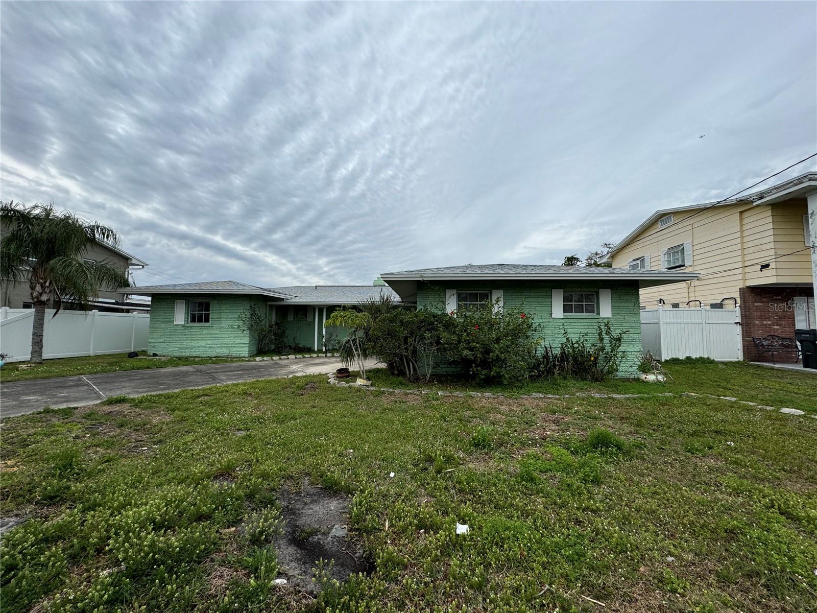 6304 MEMORIAL HWY, TAMPA, FL, 33615