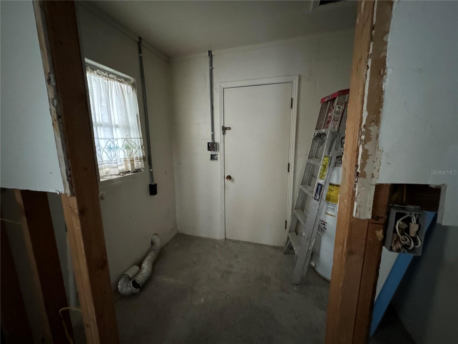 6304 MEMORIAL HWY, TAMPA, FL, 33615