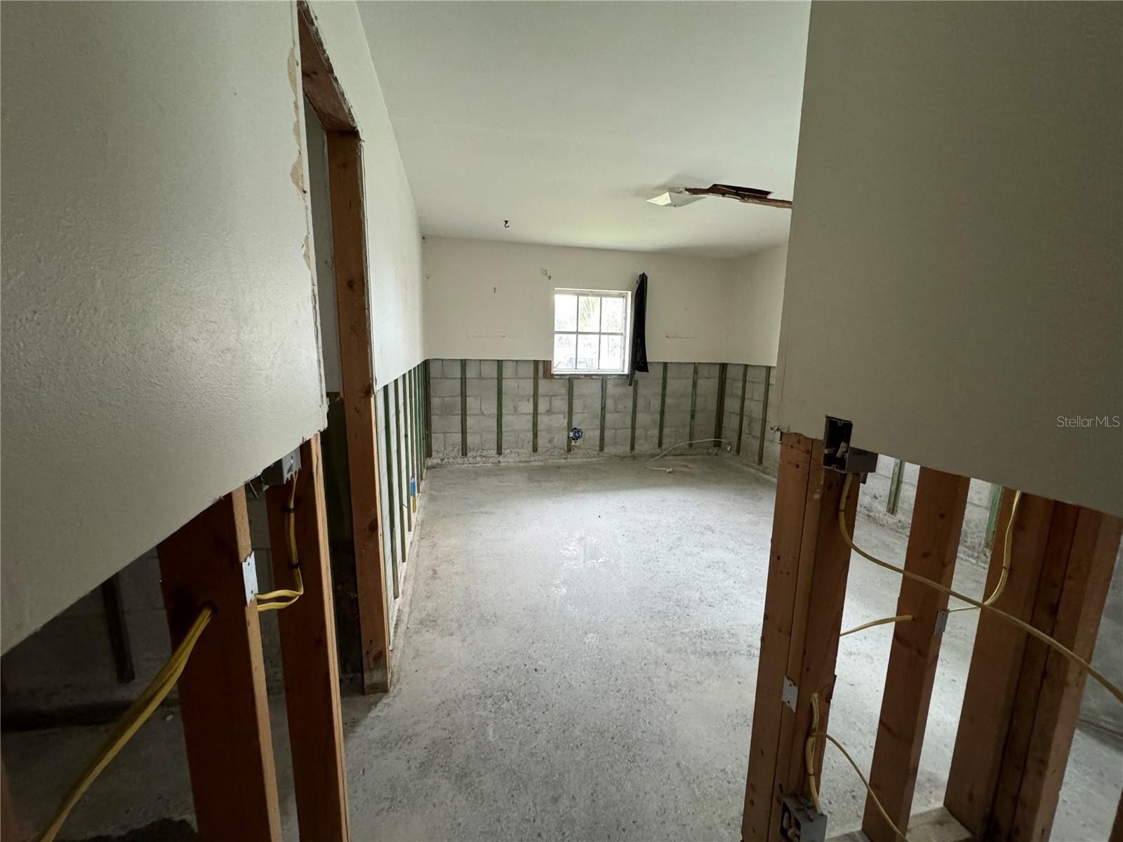 6304 MEMORIAL HWY, TAMPA, FL, 33615