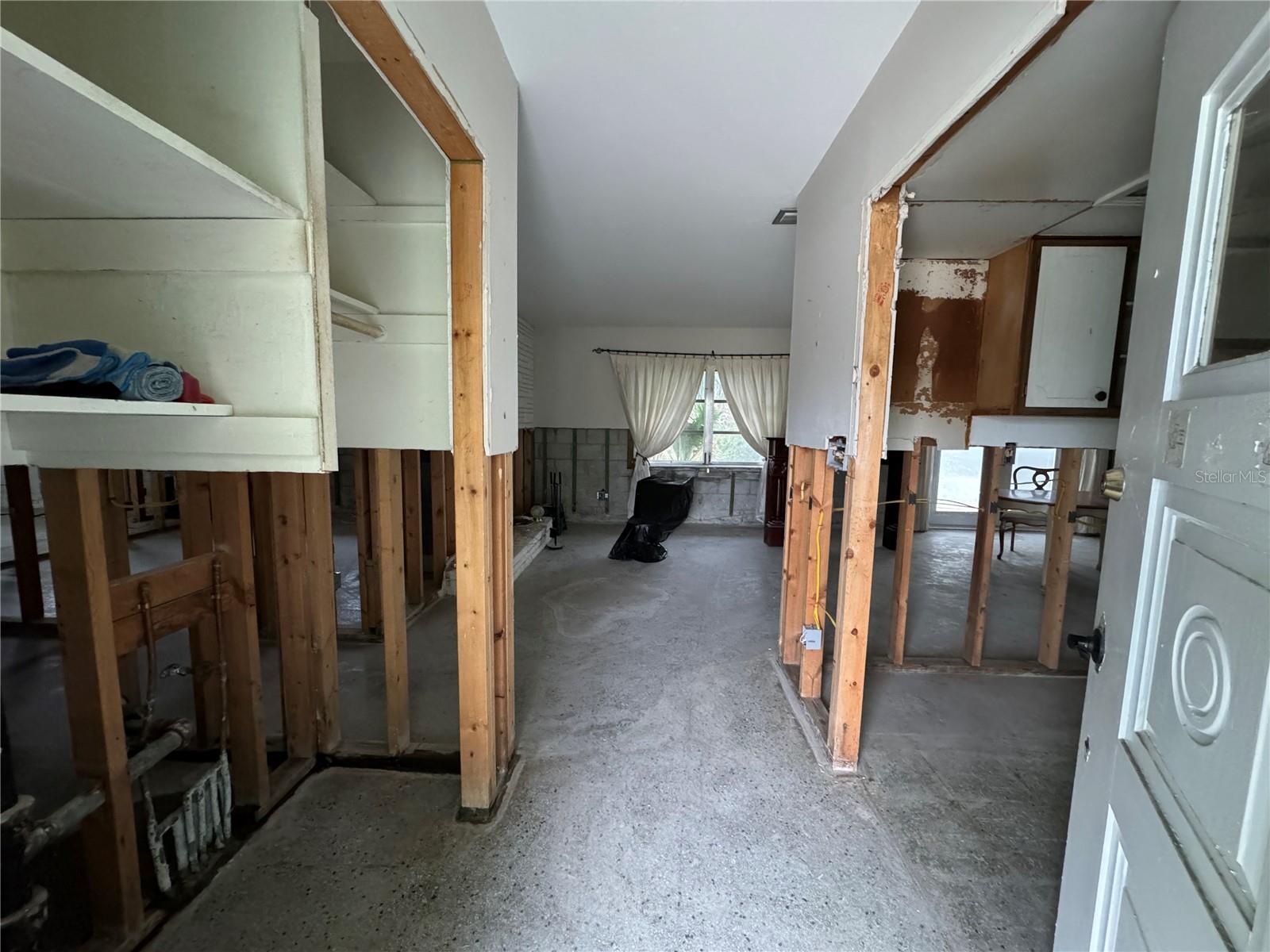 6304 MEMORIAL HWY, TAMPA, FL, 33615
