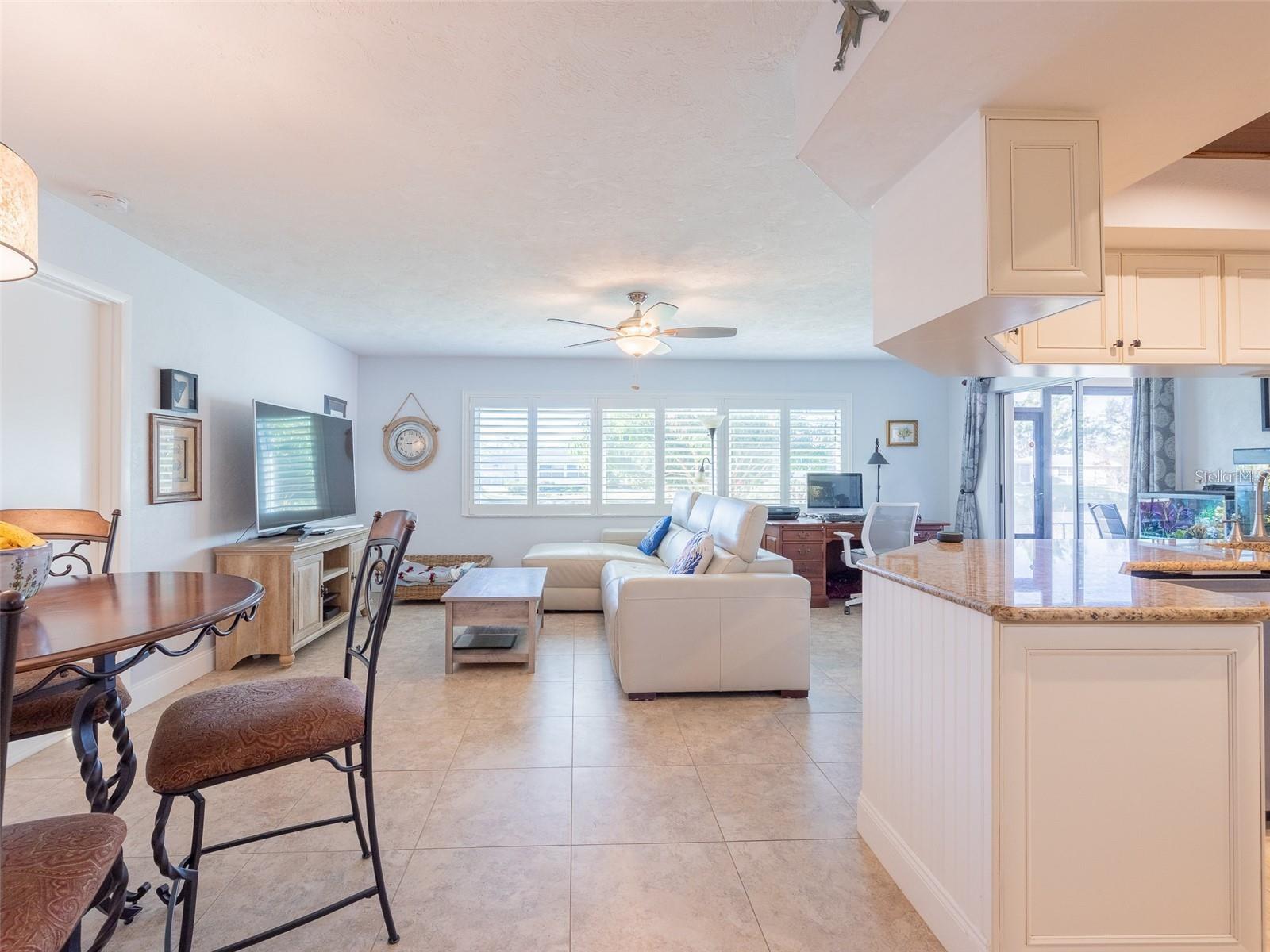 1290 CAMBRIDGE DR, VENICE, FL, 34293