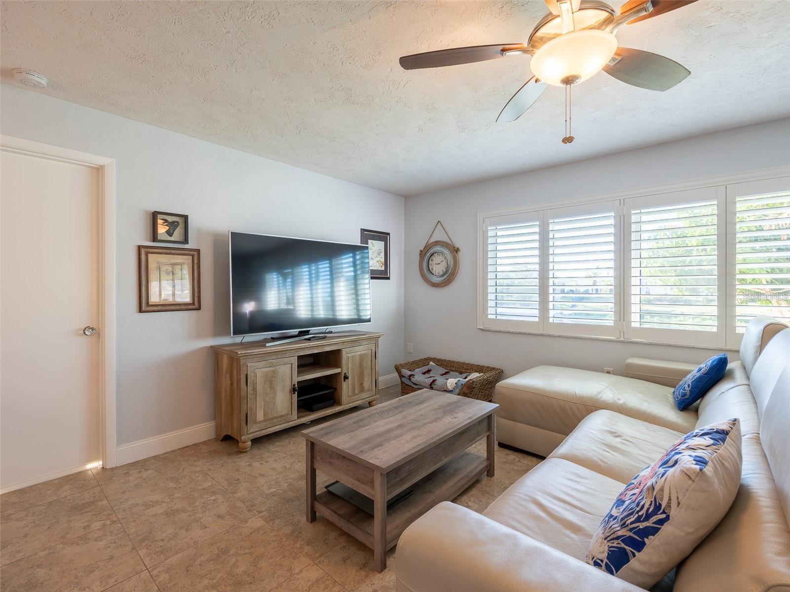 1290 CAMBRIDGE DR, VENICE, FL, 34293