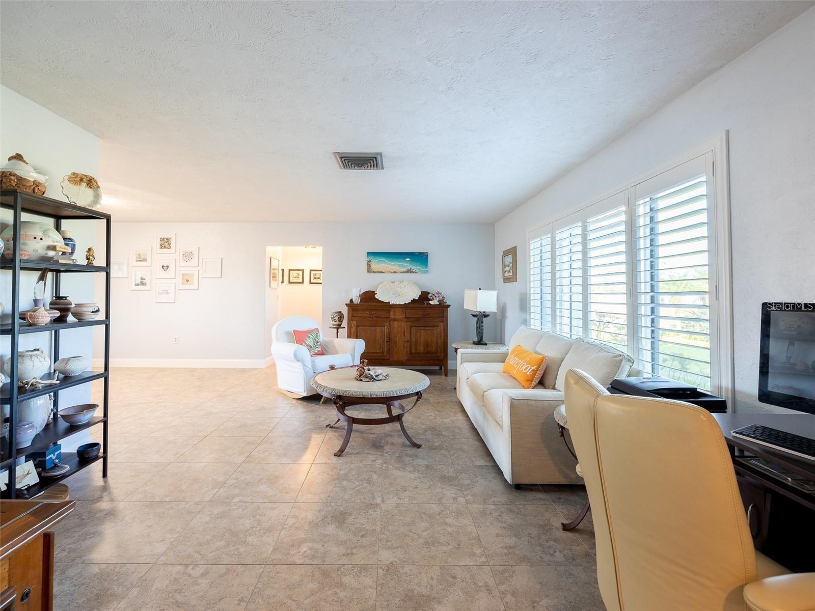 1290 CAMBRIDGE DR, VENICE, FL, 34293
