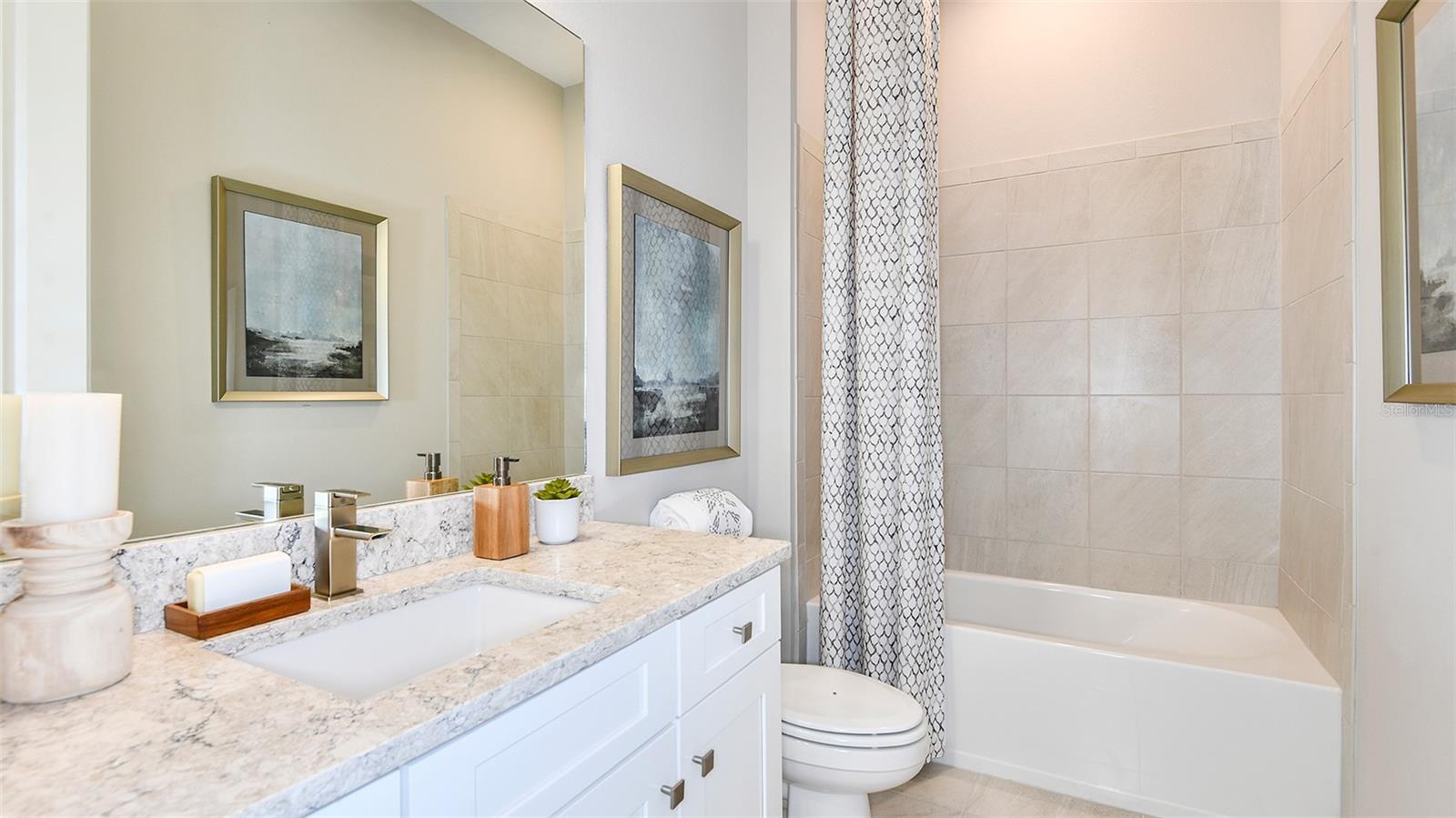 8144 MOONBEAM AVE, SARASOTA, FL, 34241