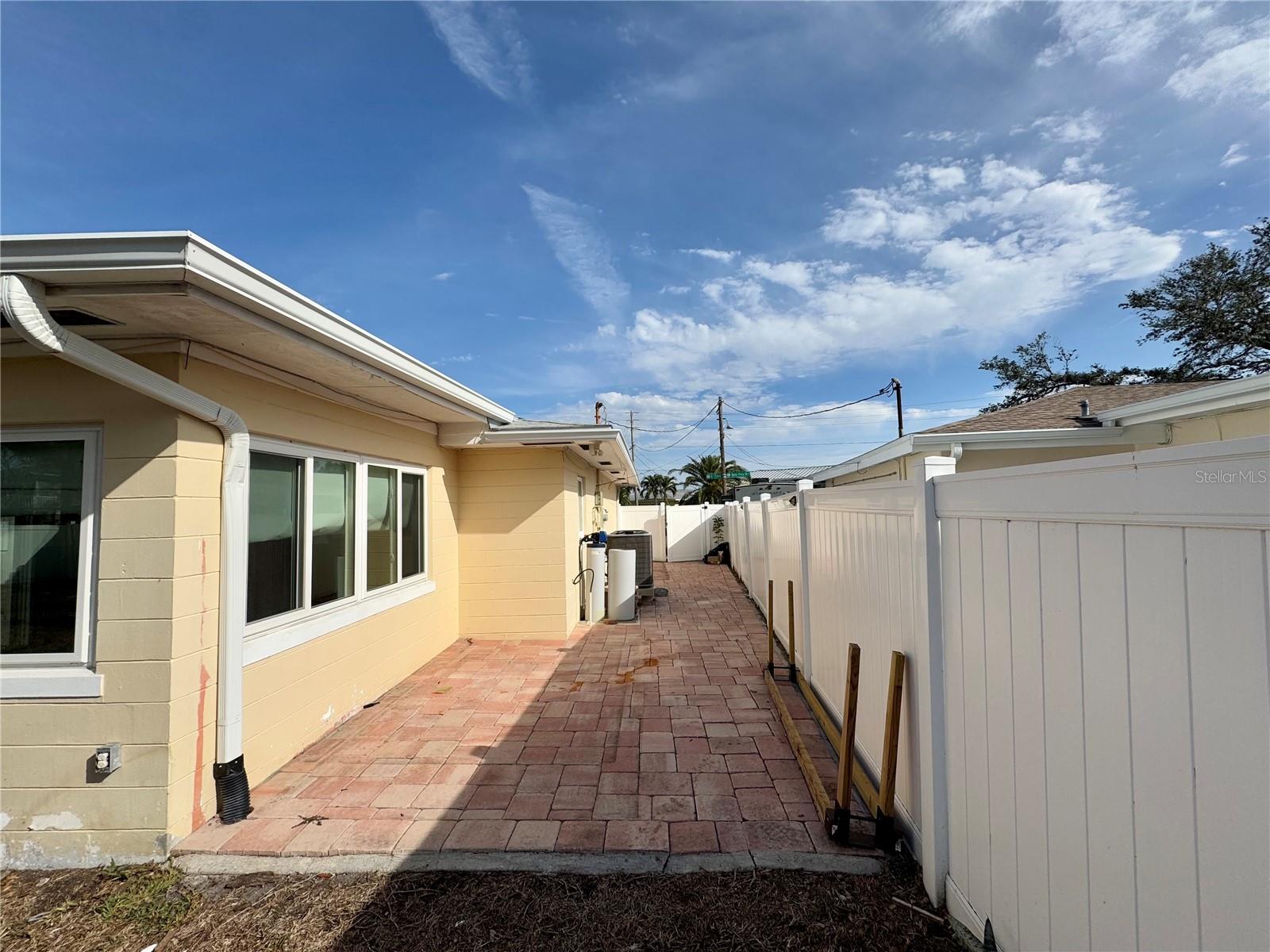 593 39TH AVE, ST PETE BEACH, FL, 33706