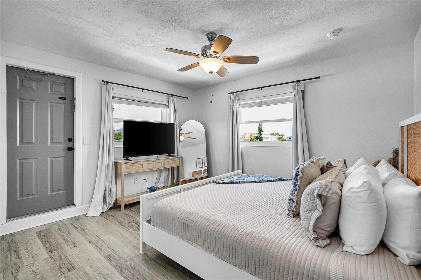 2605 BAY BLVD, INDIAN ROCKS BEACH, FL, 33785