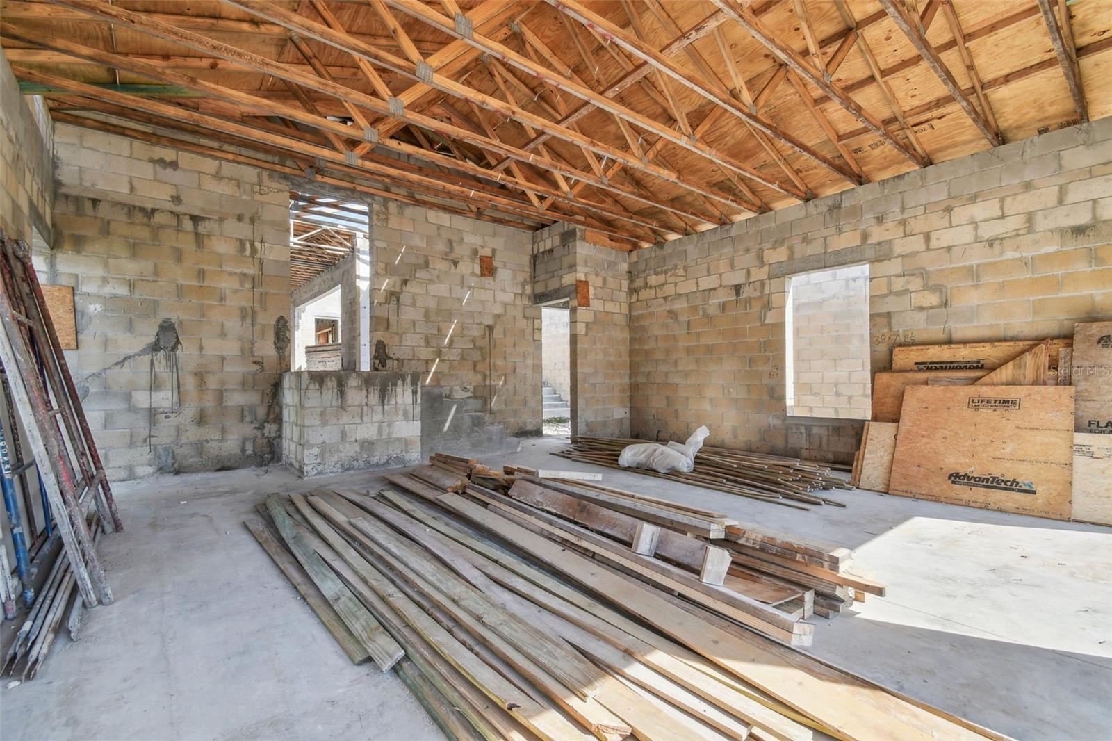 126 RICARDO WAY NE, ST PETERSBURG, FL, 33704