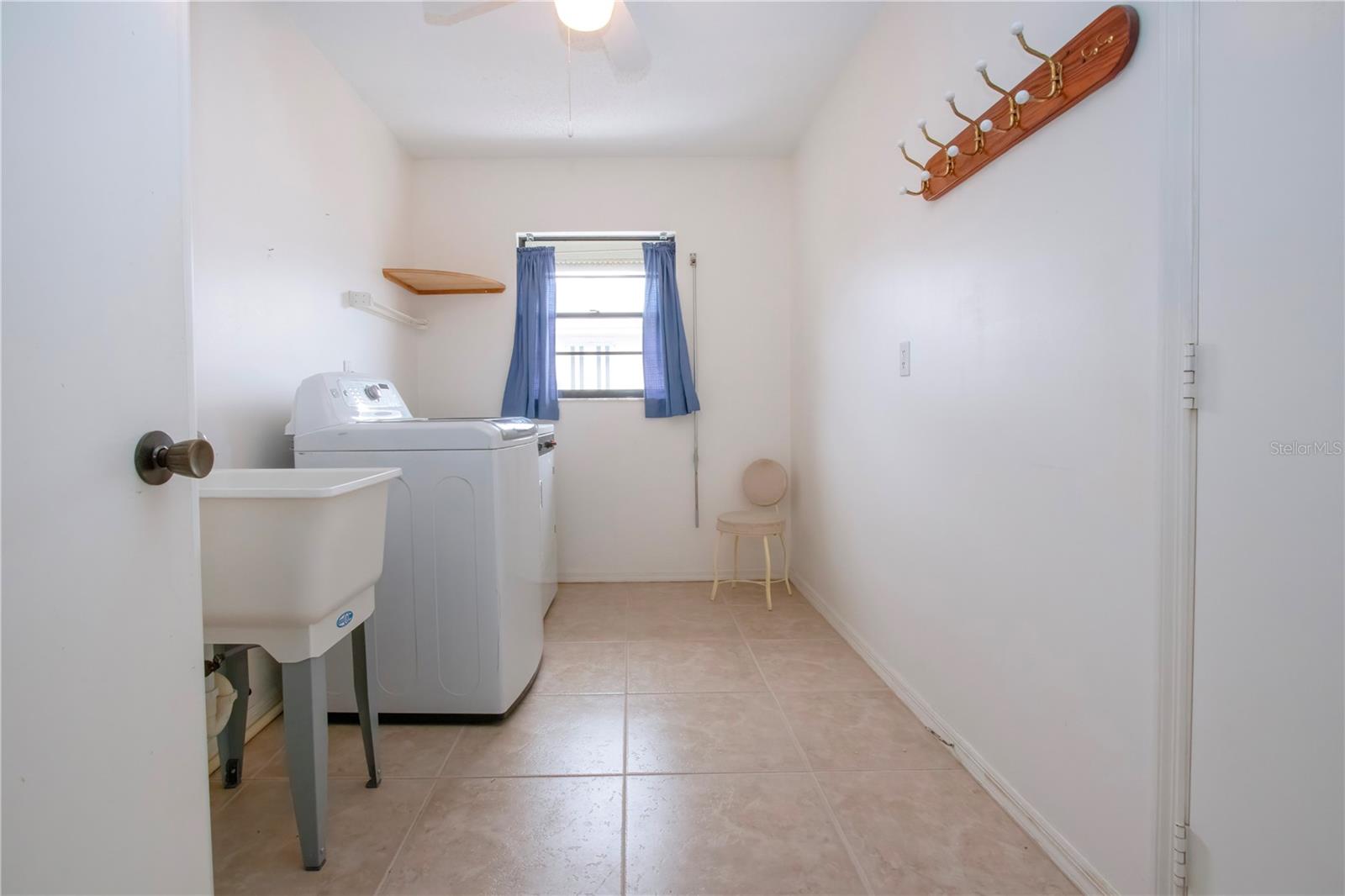 1613 FAXTON DR, SUN CITY CENTER, FL, 33573