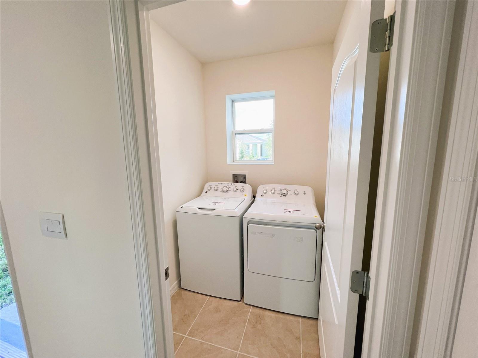 2127 DESERT ROSE DR, DAVENPORT, FL, 33837