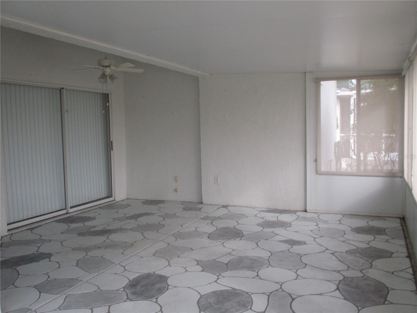 308 CALOOSA WOODS LN, SUN CITY CENTER, FL, 33573