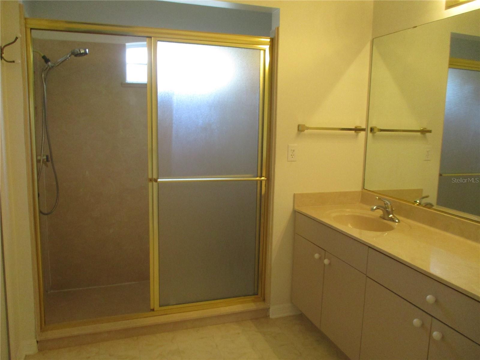 308 CALOOSA WOODS LN, SUN CITY CENTER, FL, 33573
