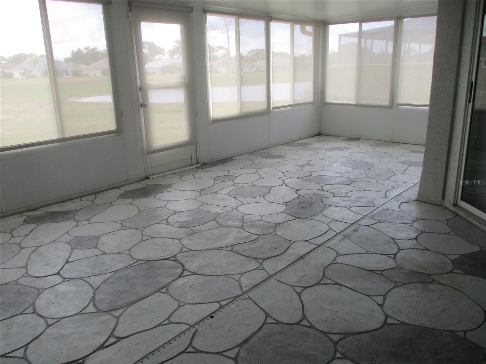 308 CALOOSA WOODS LN, SUN CITY CENTER, FL, 33573