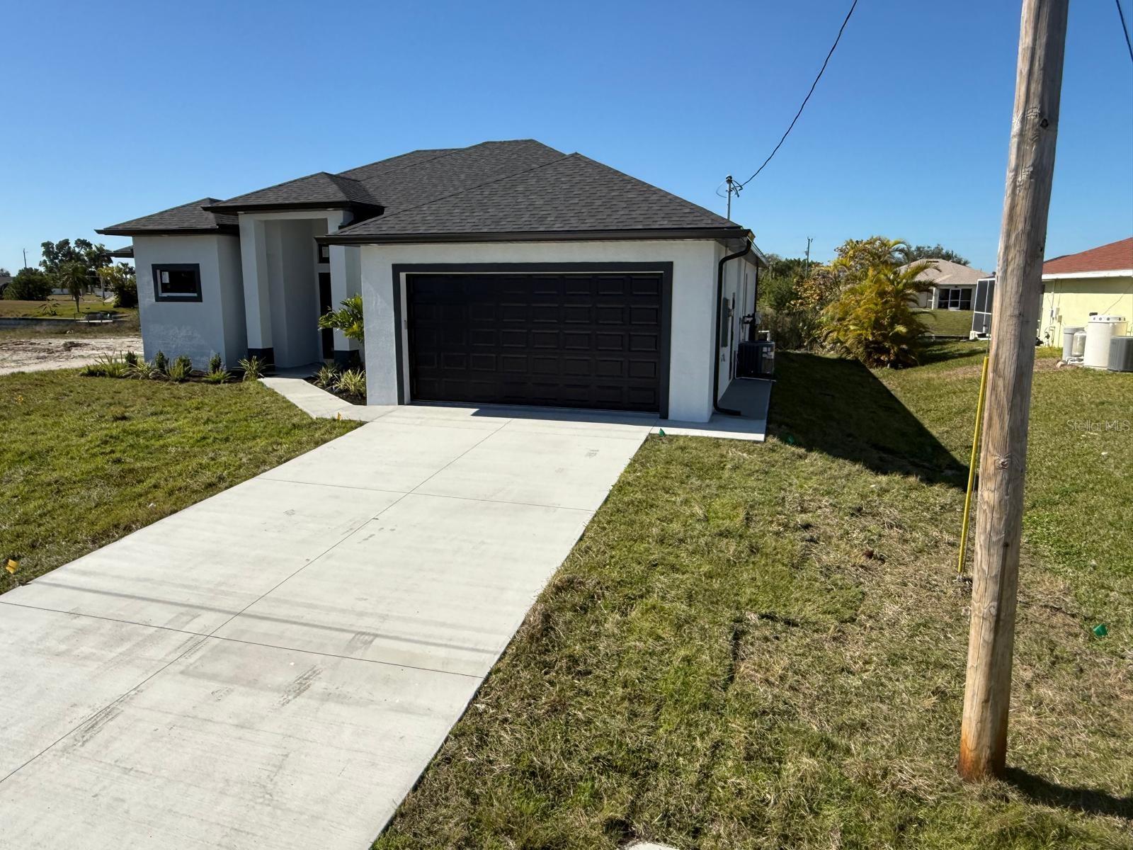 1320 NE 14TH AVE, CAPE CORAL, FL, 33909