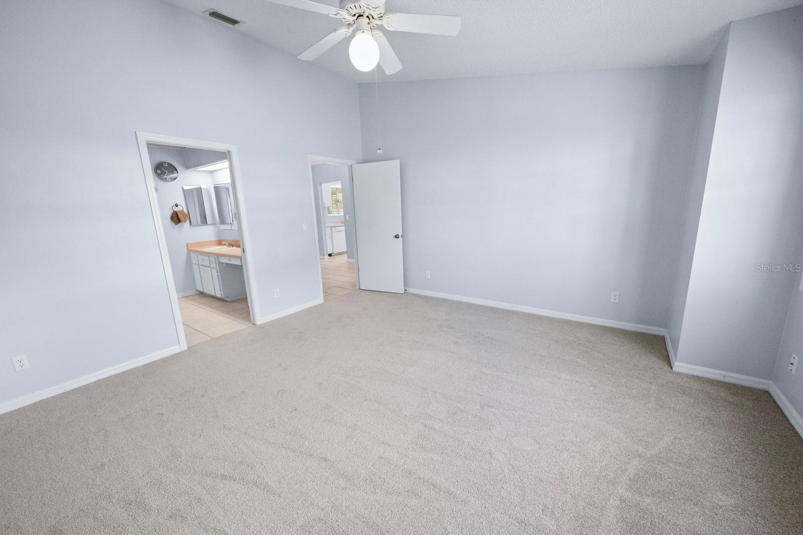 26608 RACQUET CIR, LEESBURG, FL, 34748