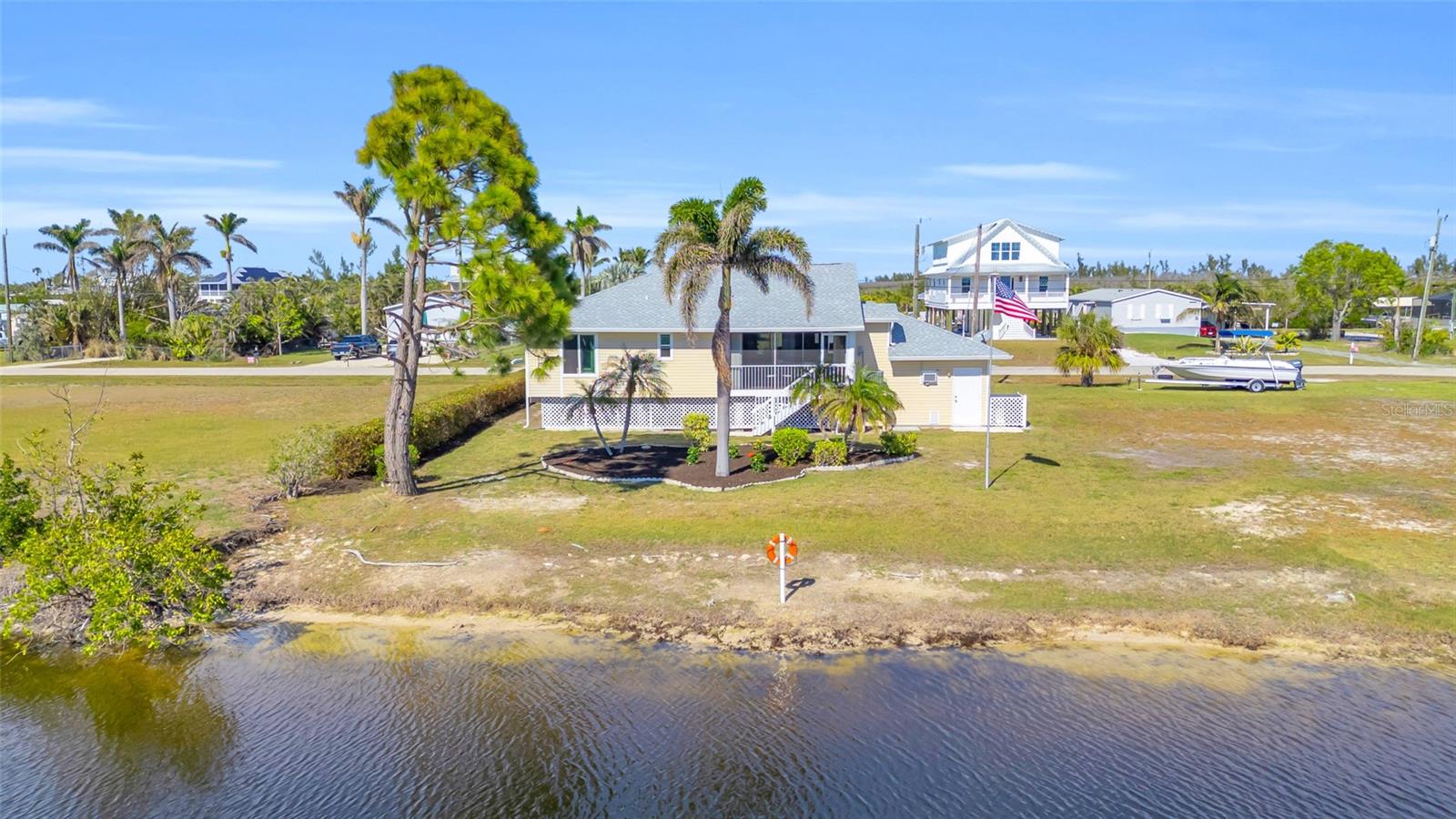 3289 8TH AVE, ST JAMES CITY, FL, 33956