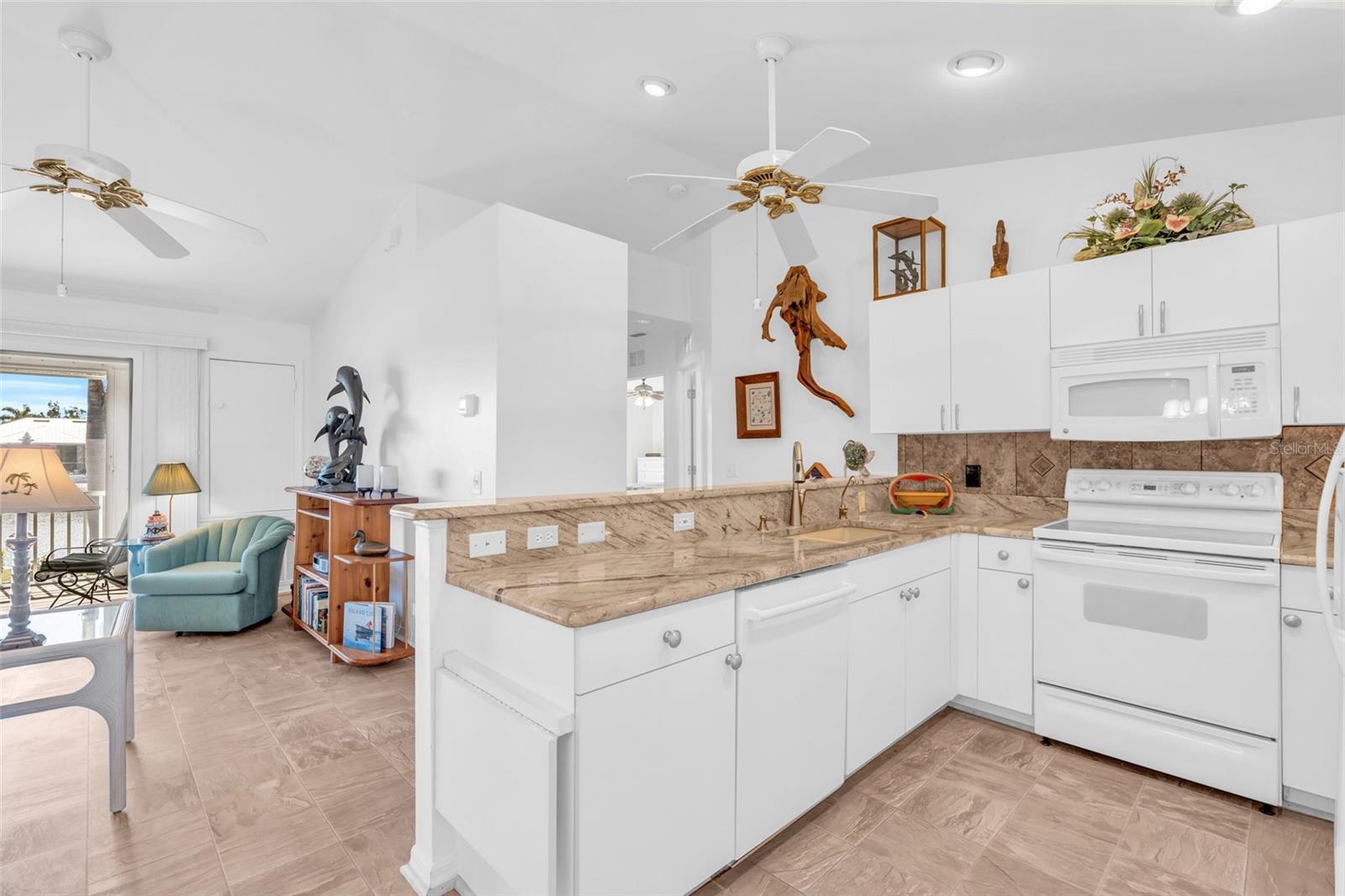 3289 8TH AVE, ST JAMES CITY, FL, 33956