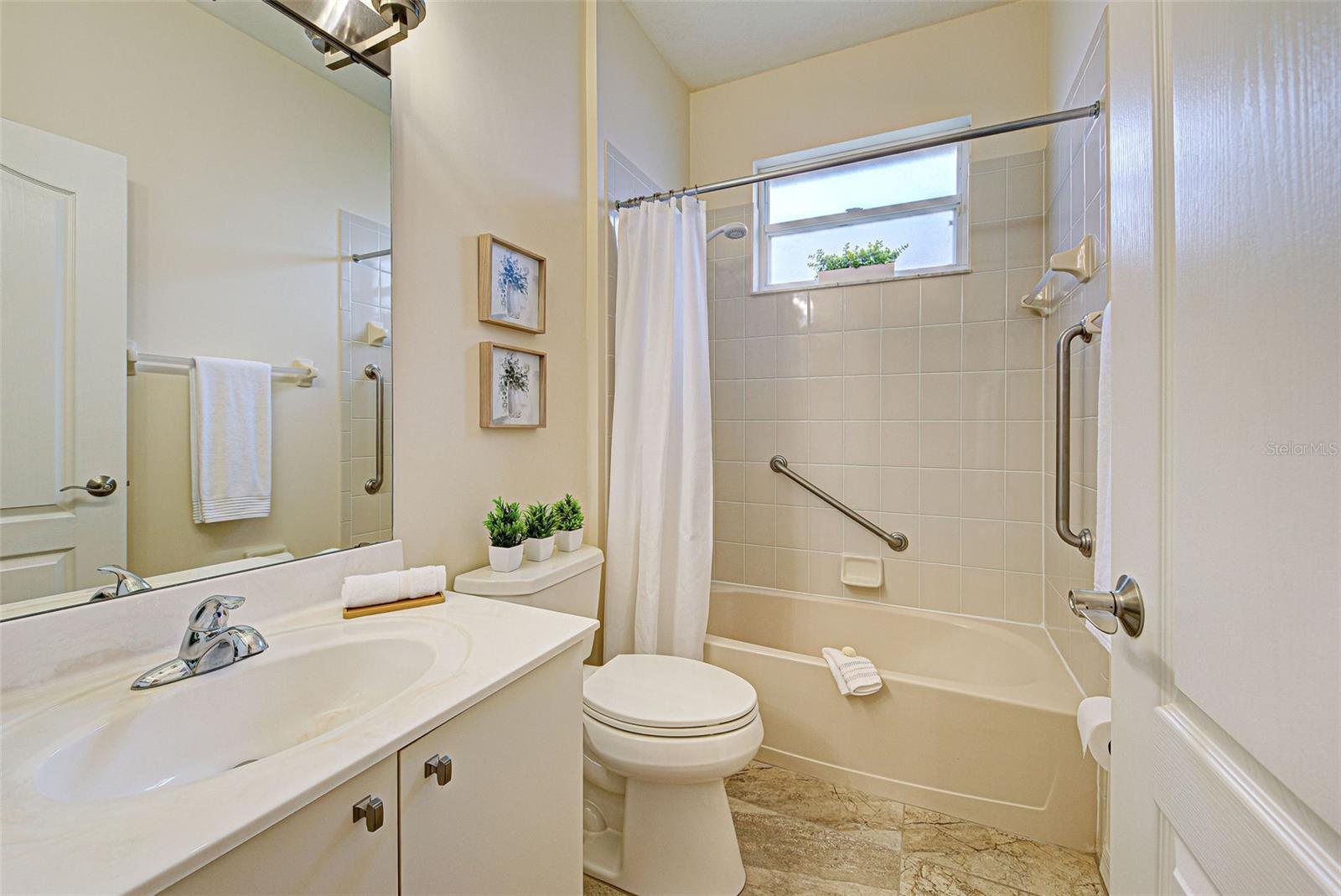 811 DERBYSHIRE DR, VENICE, FL, 34285