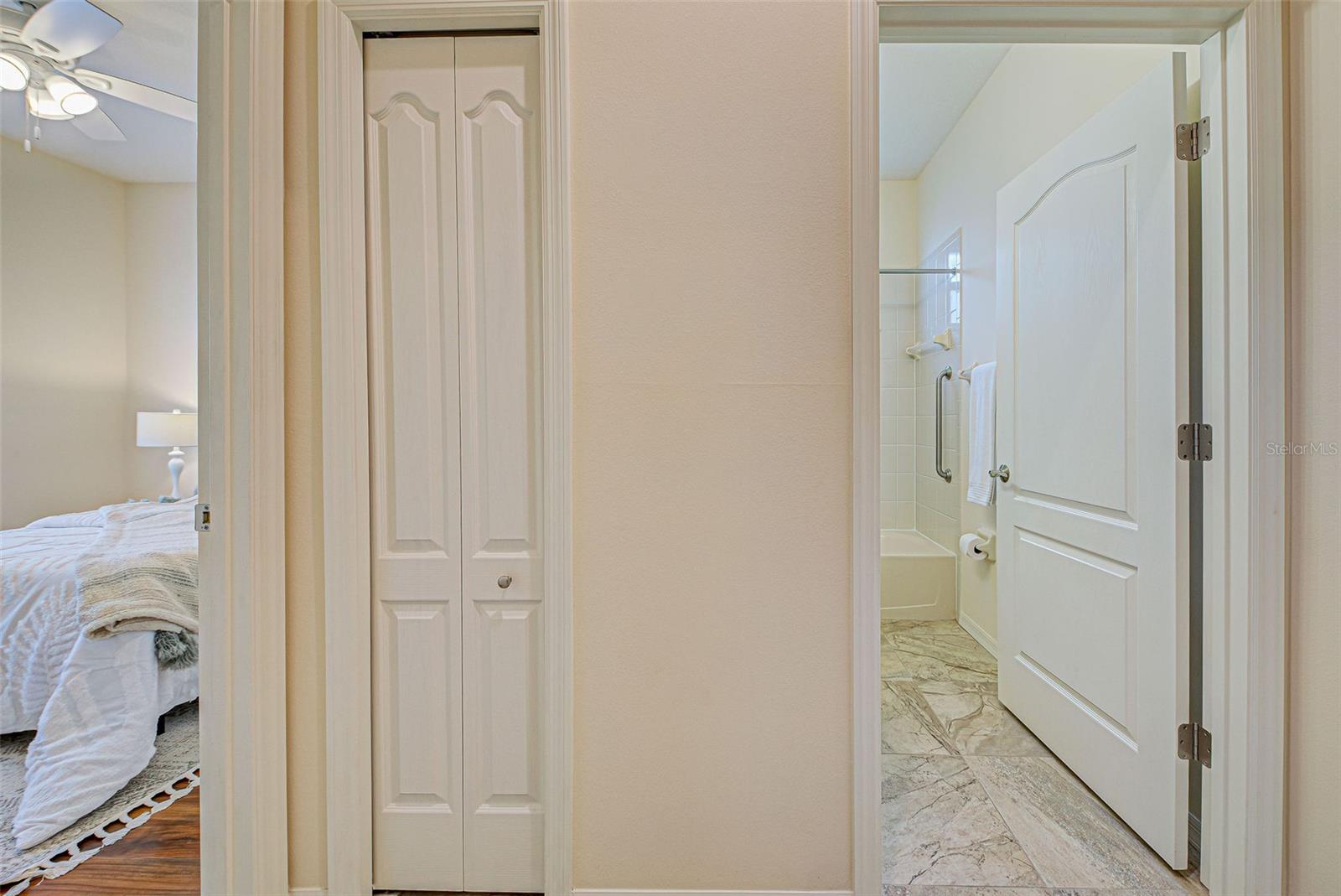 811 DERBYSHIRE DR, VENICE, FL, 34285