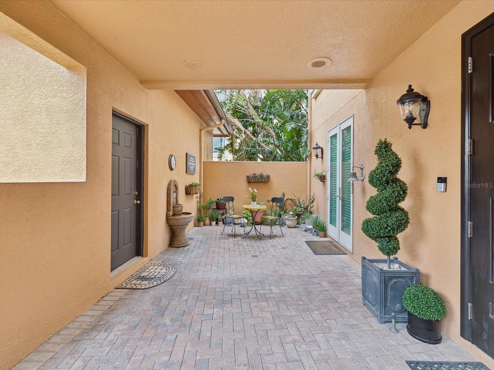 595 5TH AVE NE, ST PETERSBURG, FL, 33701