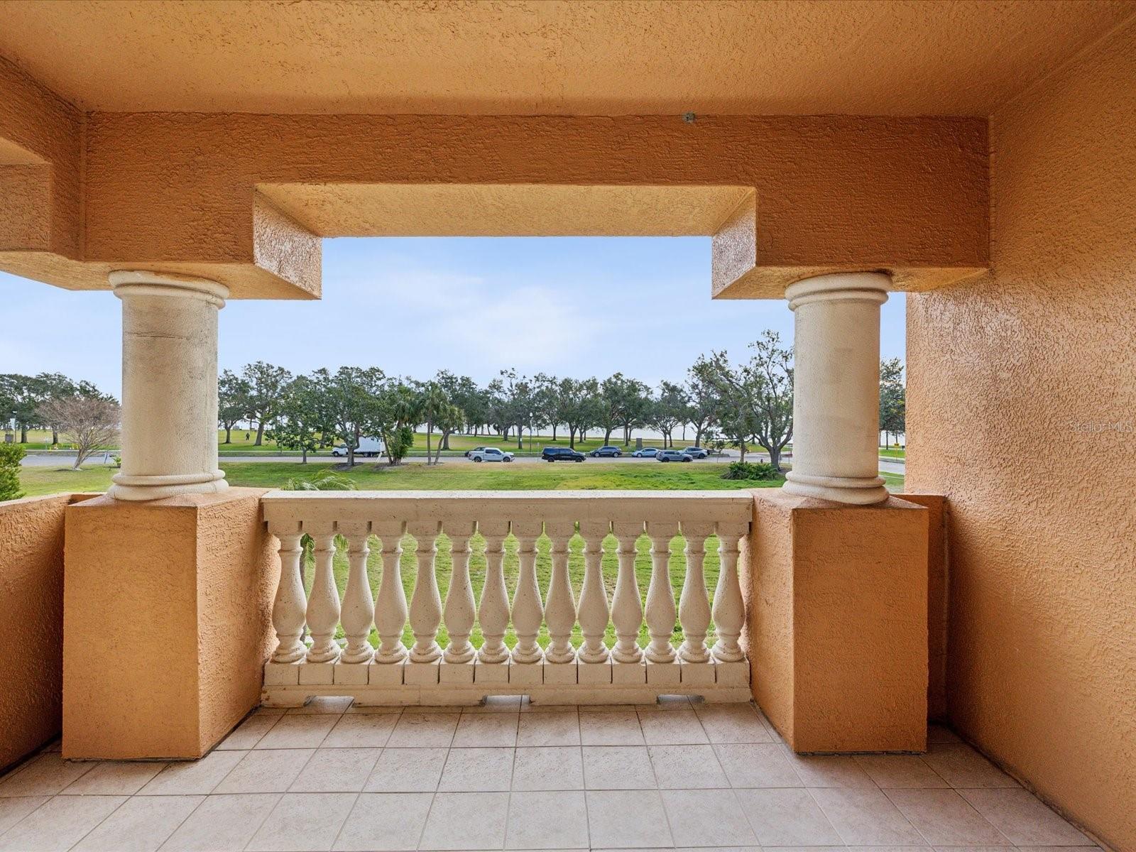 595 5TH AVE NE, ST PETERSBURG, FL, 33701
