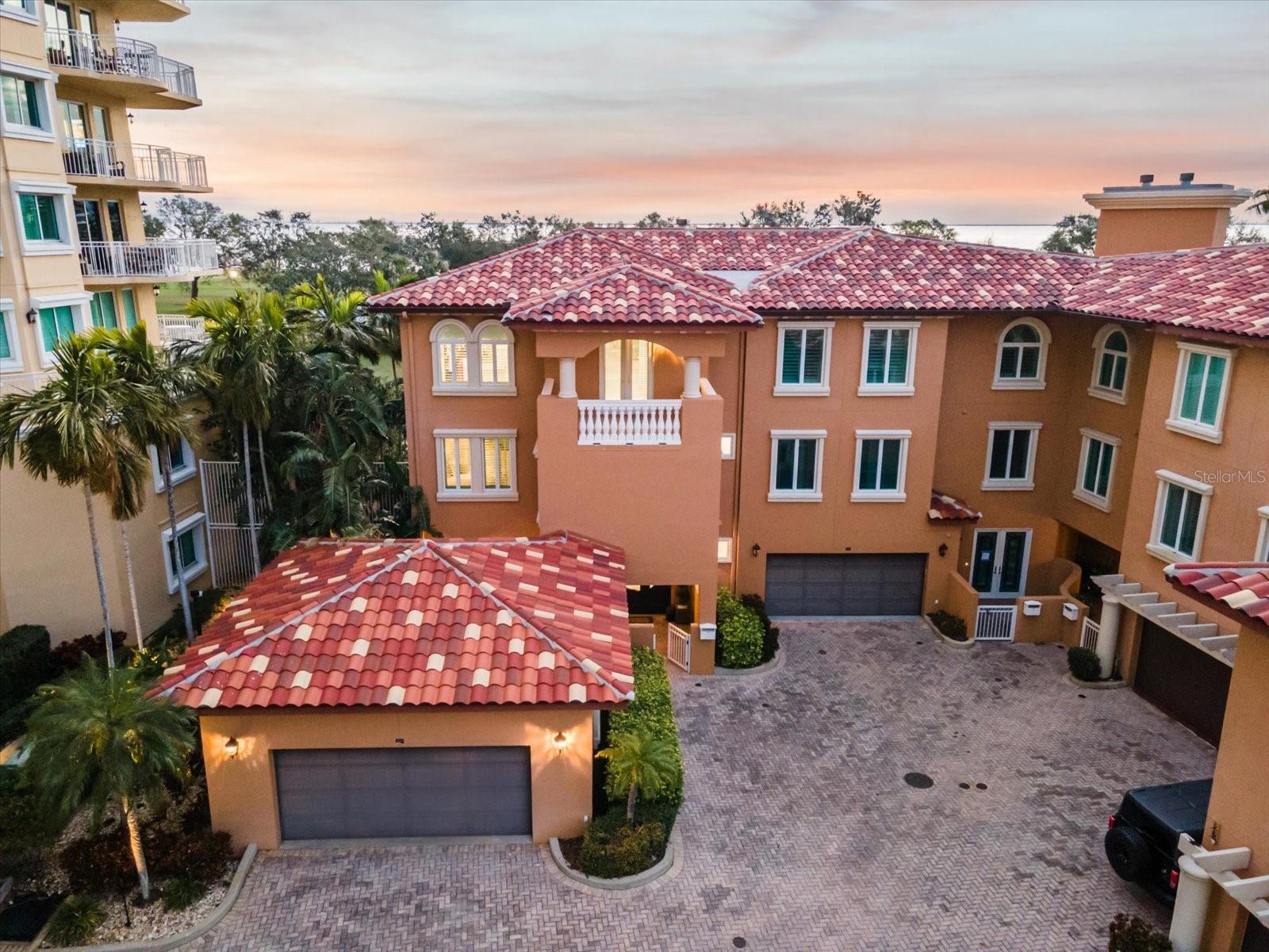 595 5TH AVE NE, ST PETERSBURG, FL, 33701