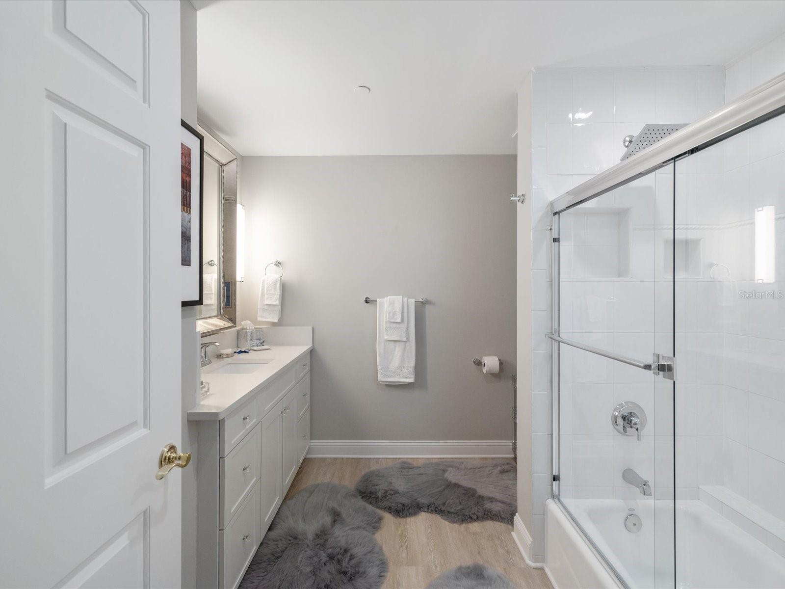 595 5TH AVE NE, ST PETERSBURG, FL, 33701