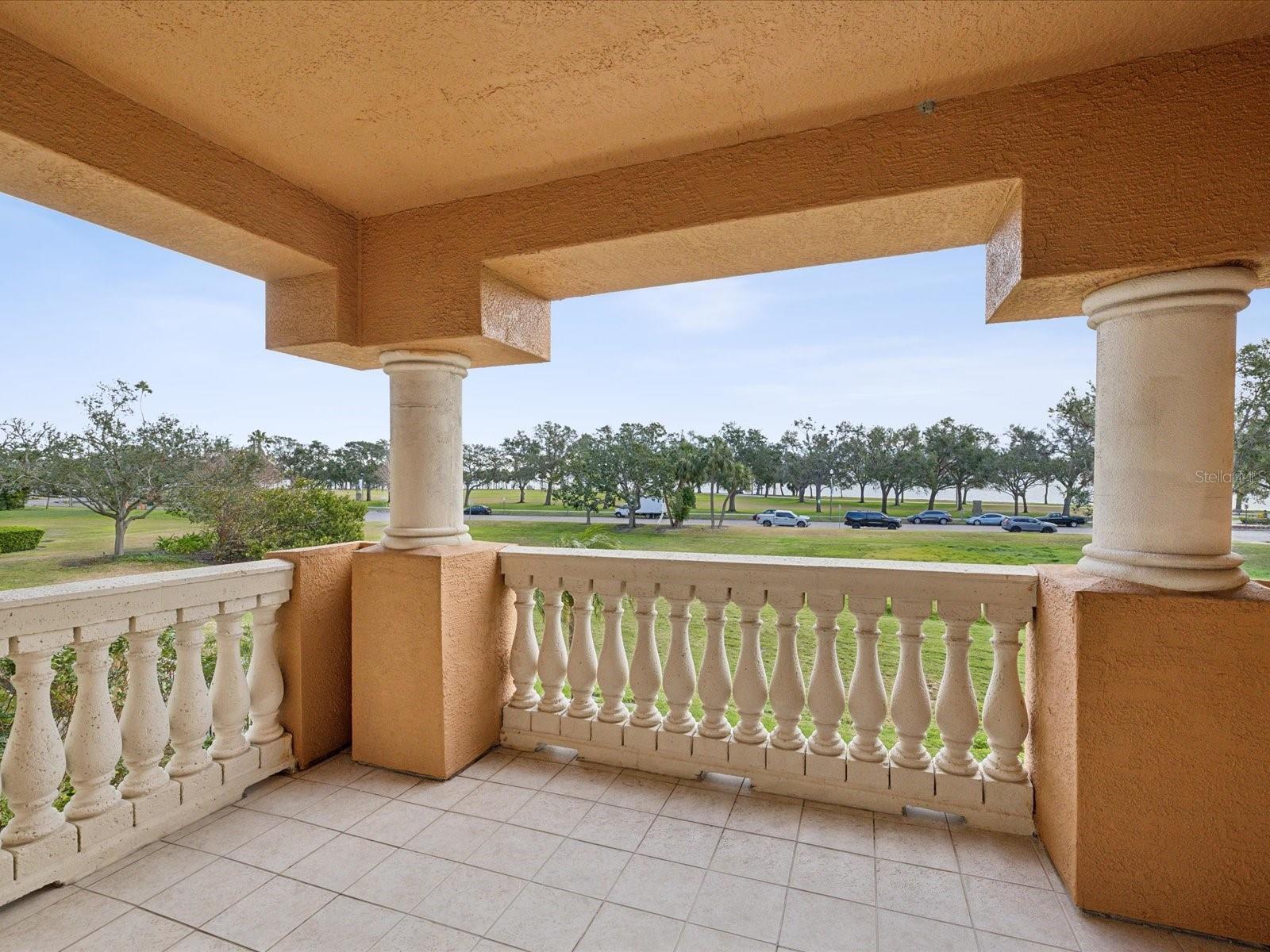 595 5TH AVE NE, ST PETERSBURG, FL, 33701