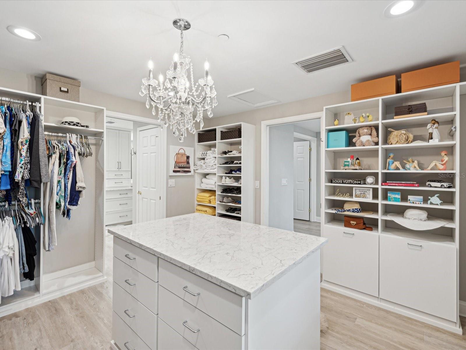 595 5TH AVE NE, ST PETERSBURG, FL, 33701