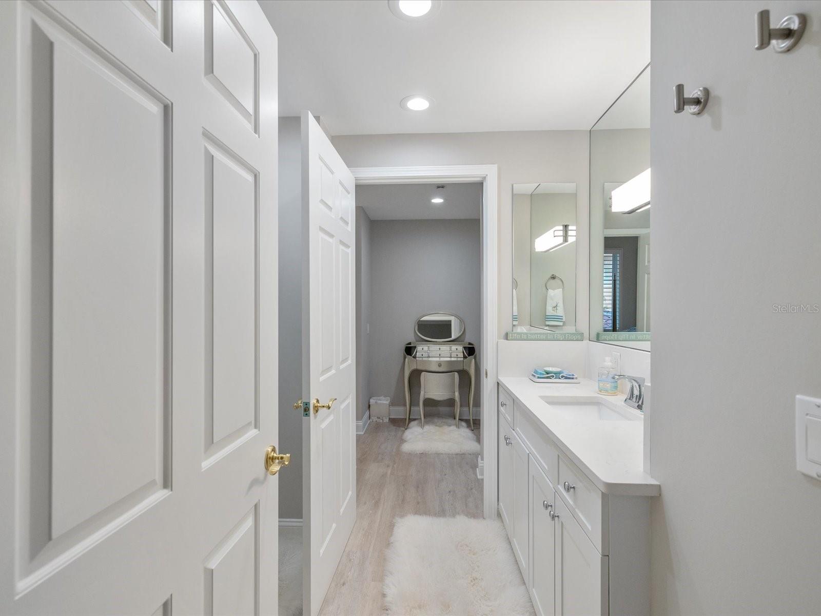 595 5TH AVE NE, ST PETERSBURG, FL, 33701
