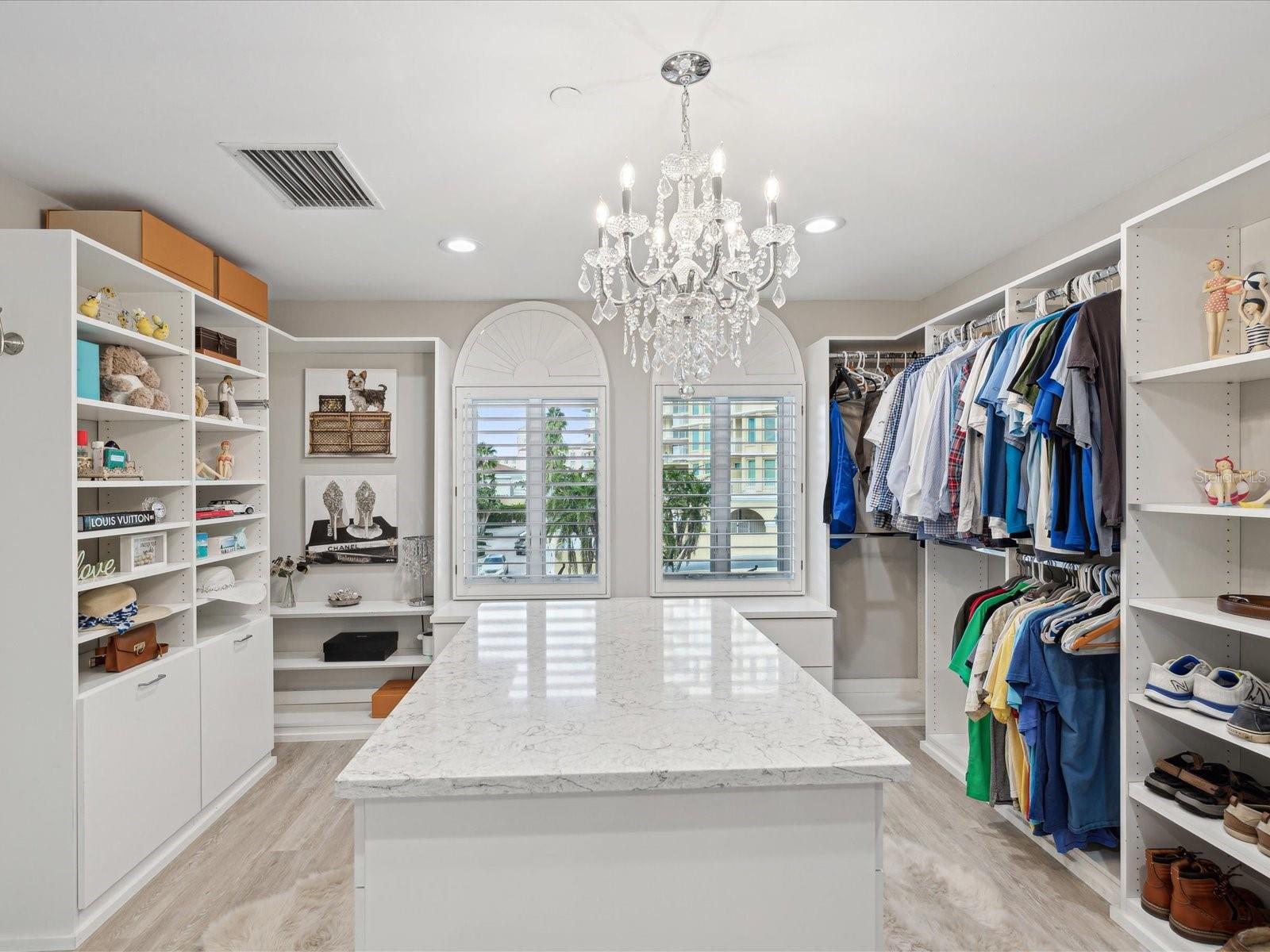 595 5TH AVE NE, ST PETERSBURG, FL, 33701