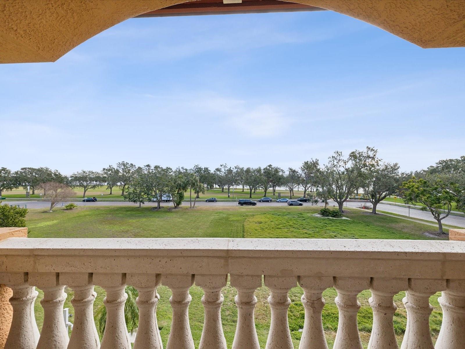 595 5TH AVE NE, ST PETERSBURG, FL, 33701