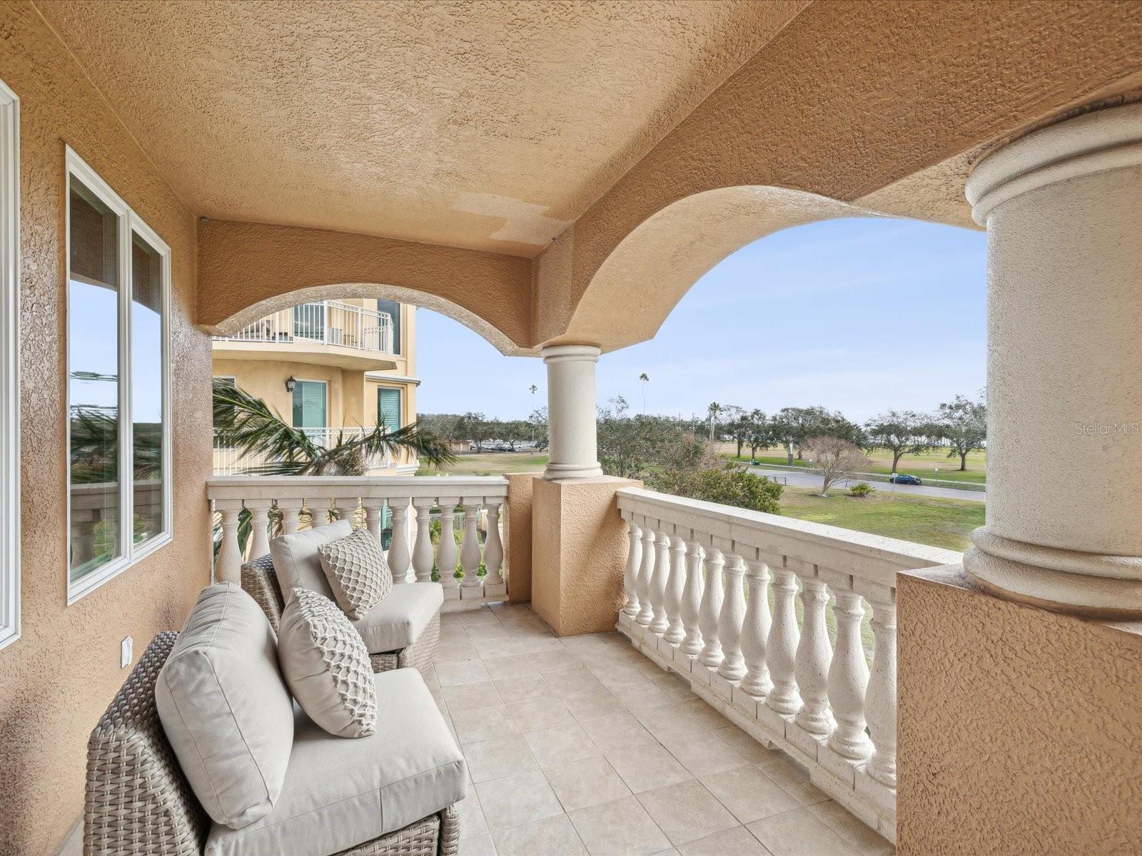 595 5TH AVE NE, ST PETERSBURG, FL, 33701
