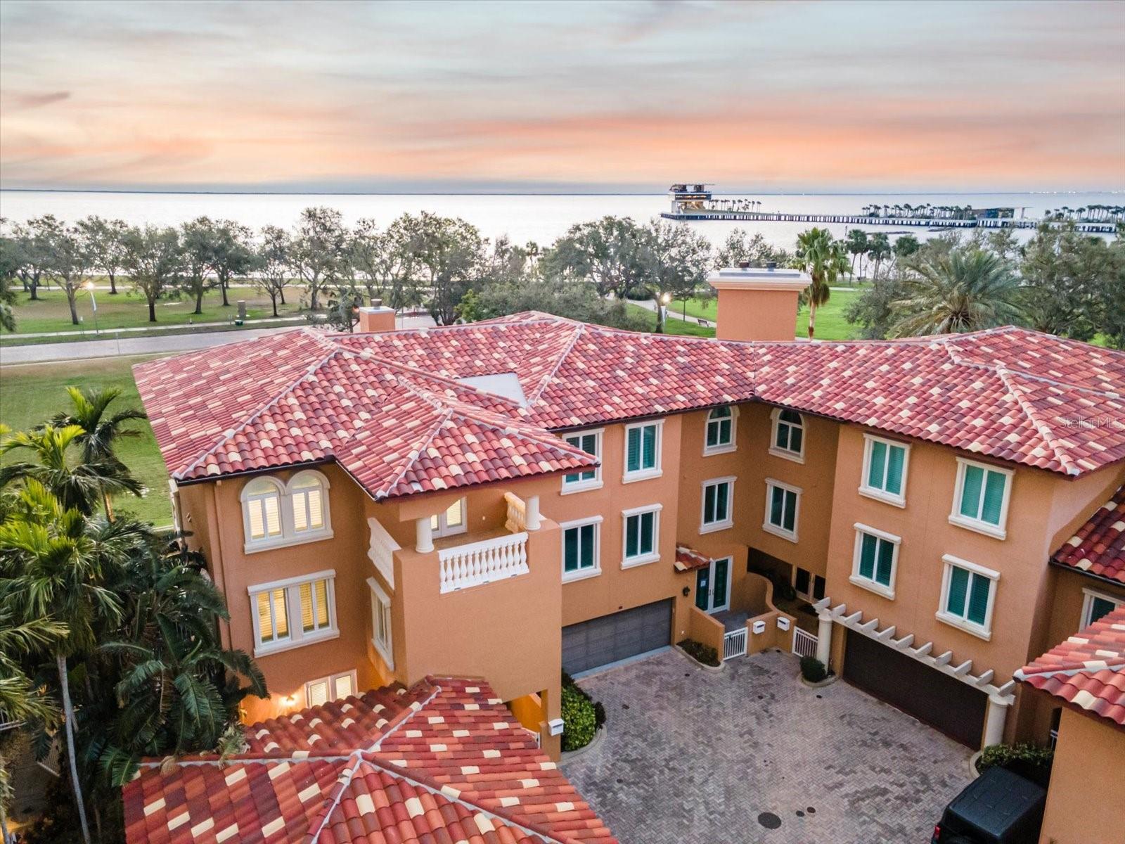 595 5TH AVE NE, ST PETERSBURG, FL, 33701