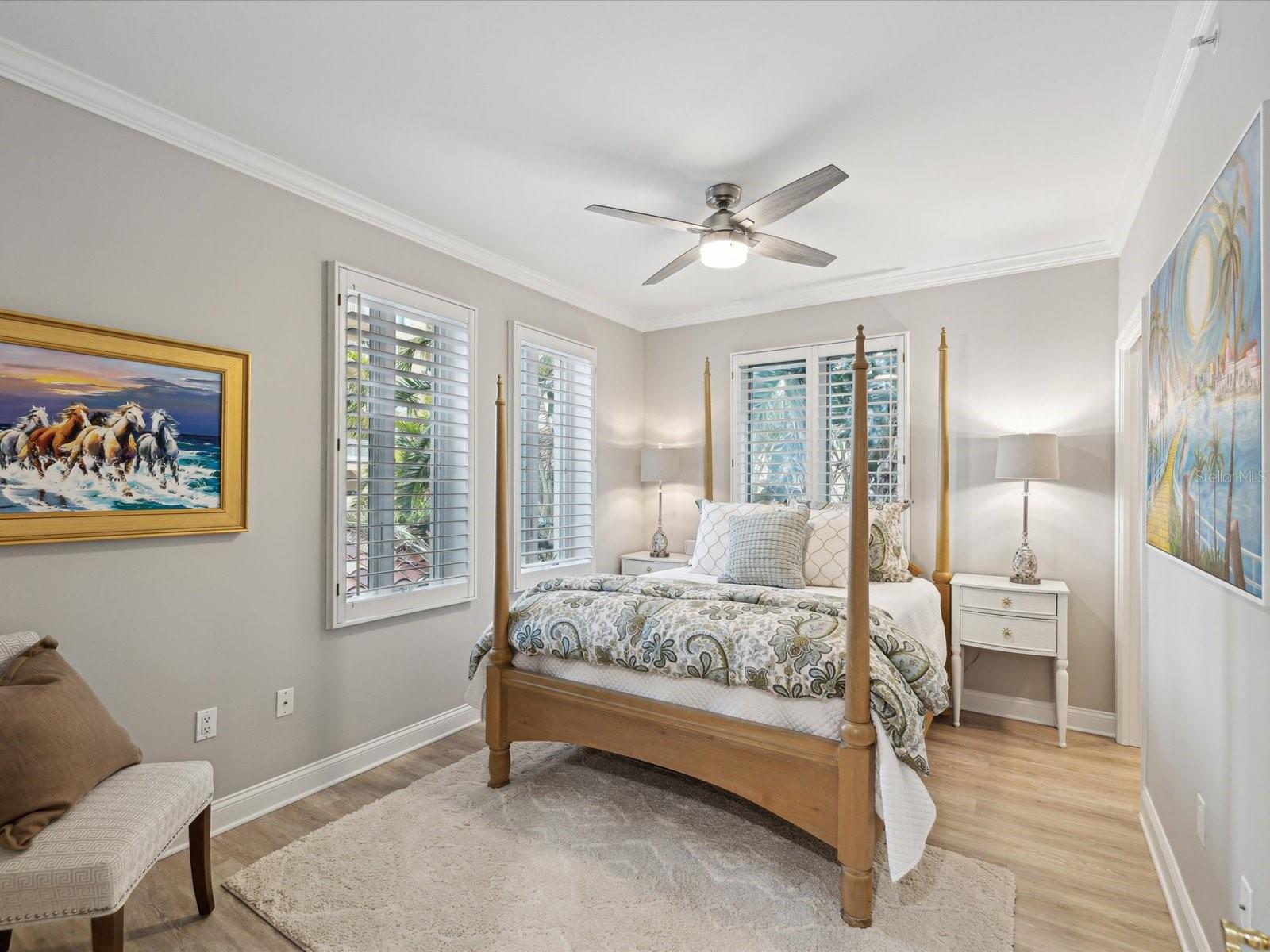 595 5TH AVE NE, ST PETERSBURG, FL, 33701