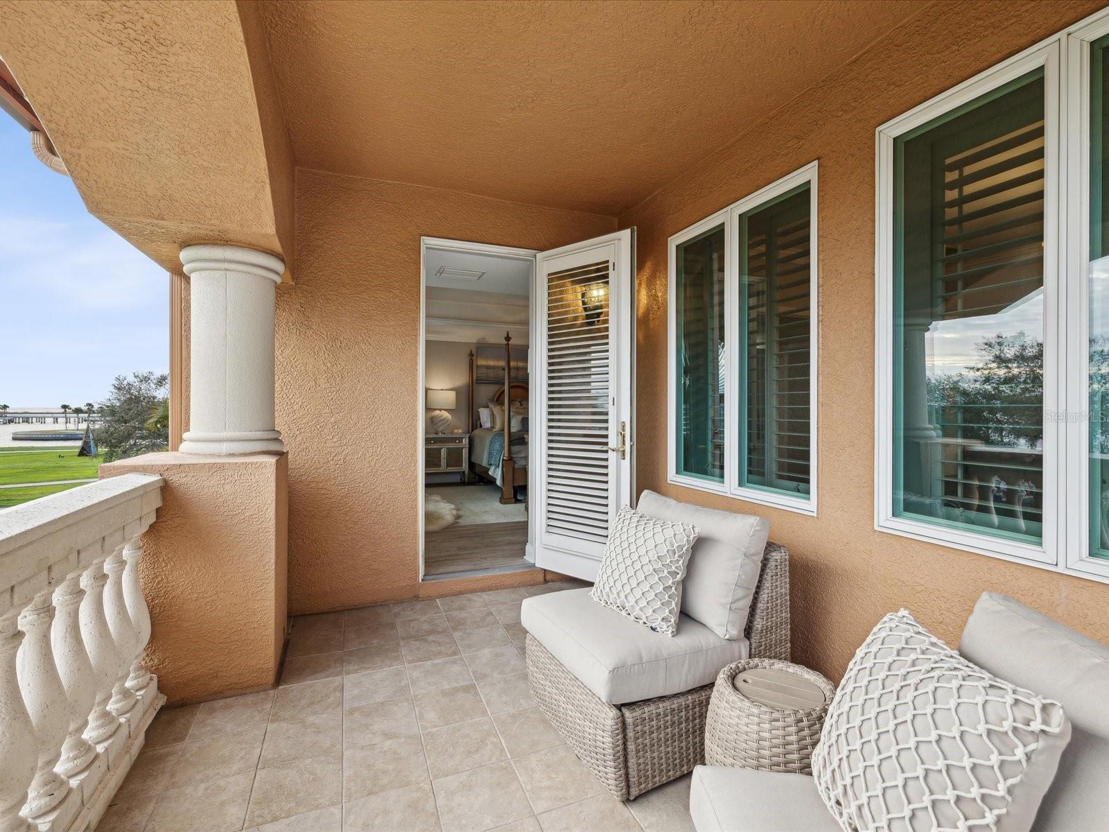595 5TH AVE NE, ST PETERSBURG, FL, 33701