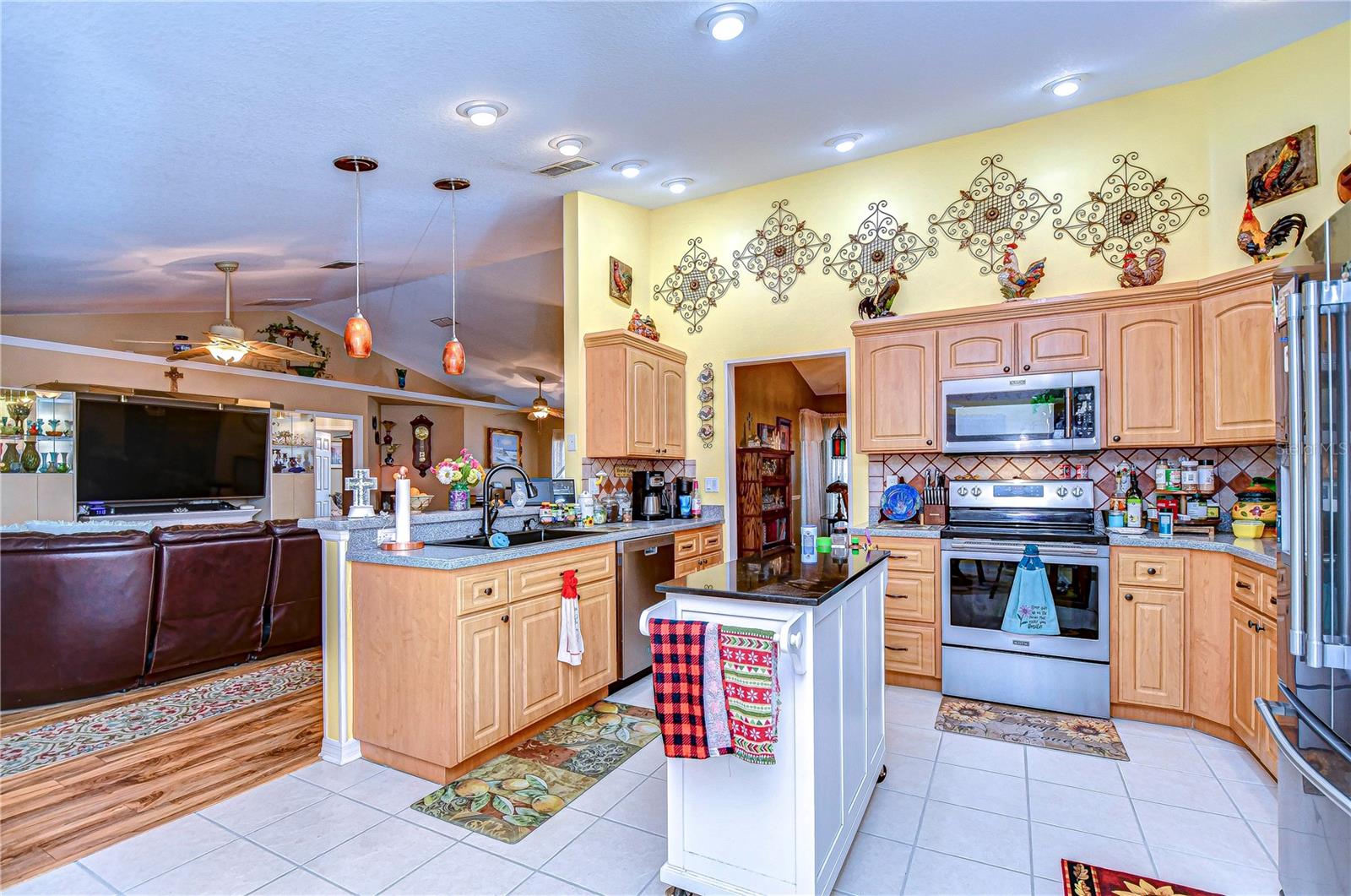 38902 INEZ AVE, ZEPHYRHILLS, FL, 33542